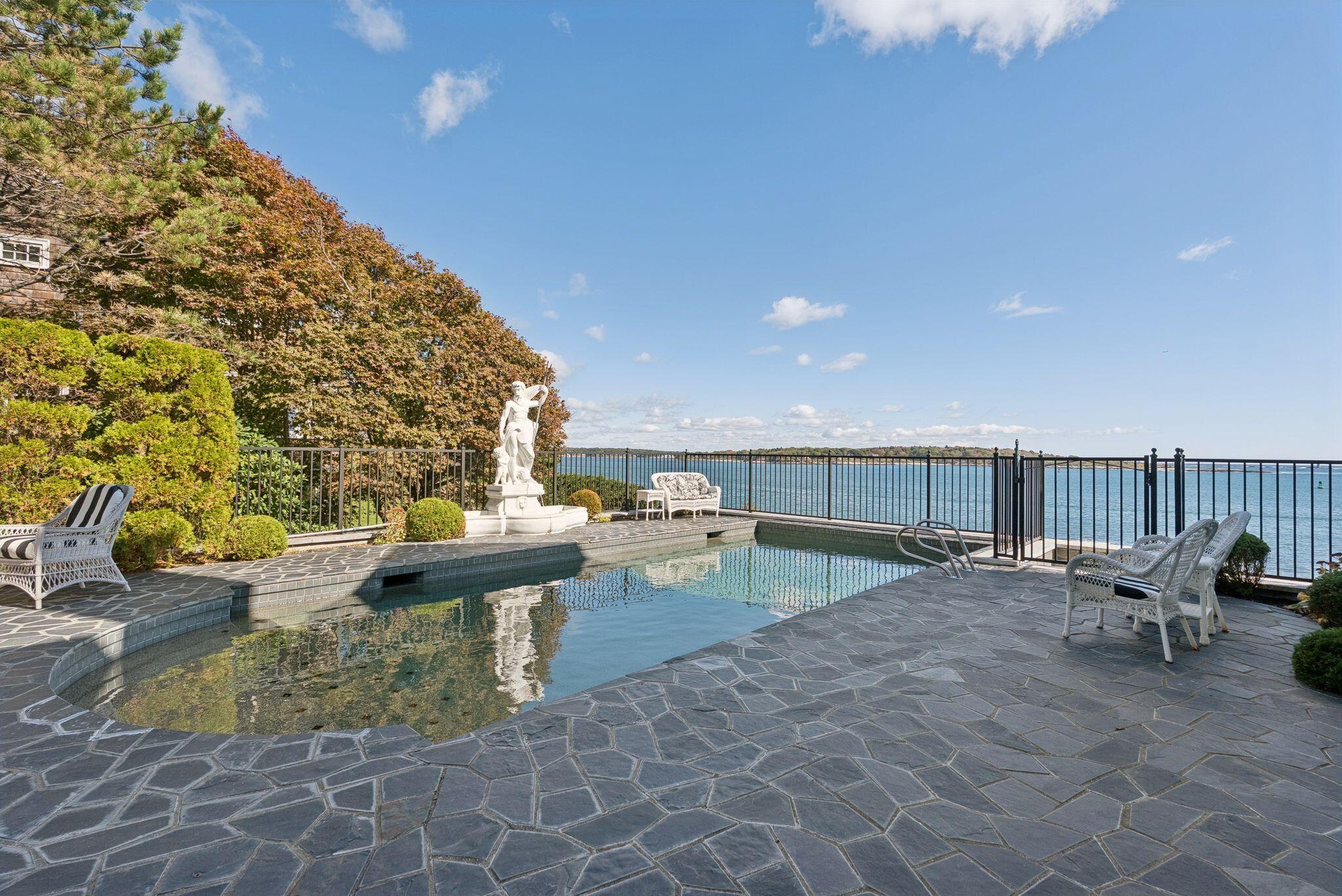 South Portland, Maine, 04106, United States, 3 Bedrooms Bedrooms, ,5 BathroomsBathrooms,Residential,Active,1954023