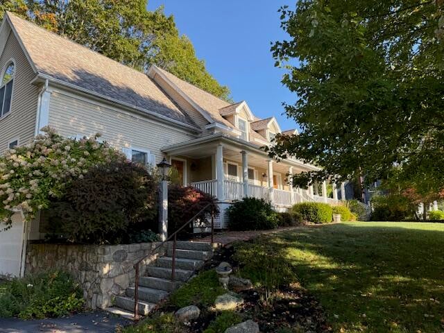 York, Maine, 03909, United States, 3 Bedrooms Bedrooms, ,3 BathroomsBathrooms,Residential,Active,1953001