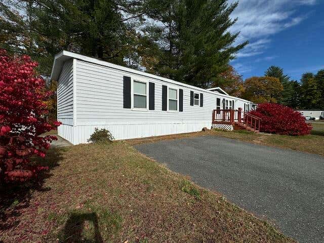 9 IRIS CT, AUGUSTA, ME 04330, photo 1 of 12