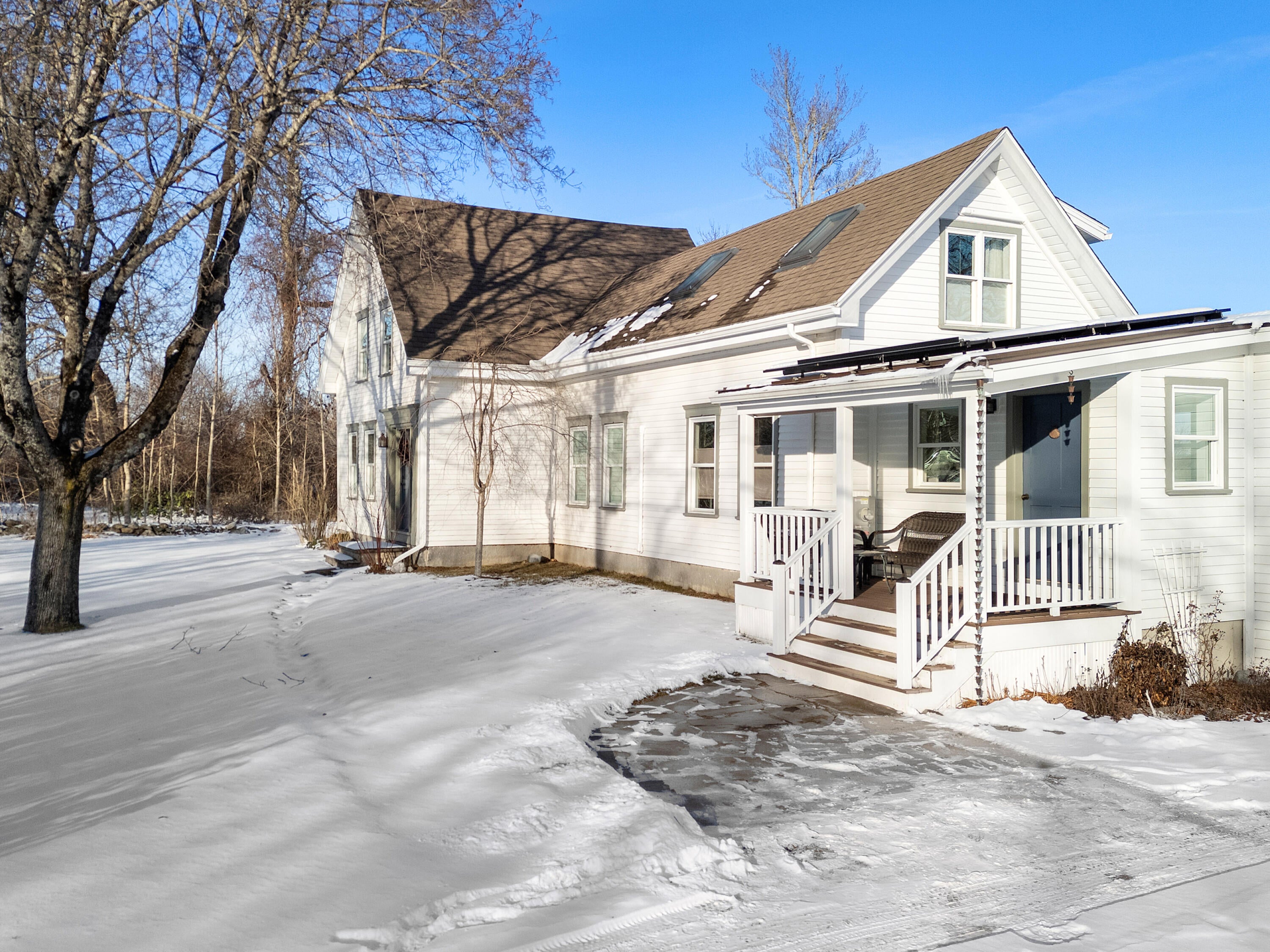 Waldoboro, Maine, 04572, United States, 4 Bedrooms Bedrooms, ,3 BathroomsBathrooms,Residential,Active,2007941