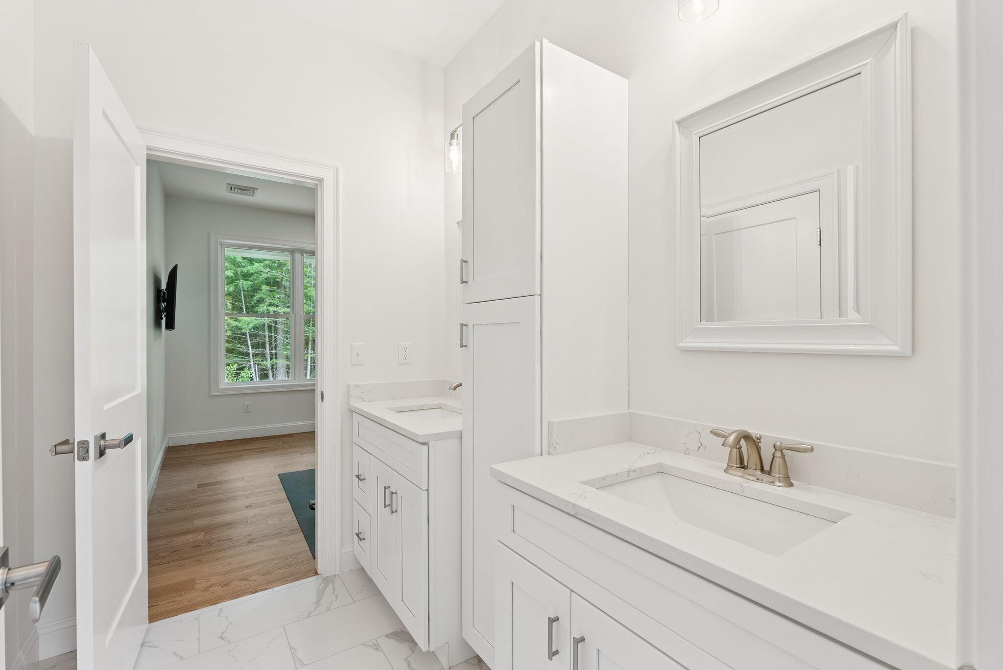 Buxton, Maine, 04093, United States, 4 Bedrooms Bedrooms, ,4 BathroomsBathrooms,Residential,Active,1909608