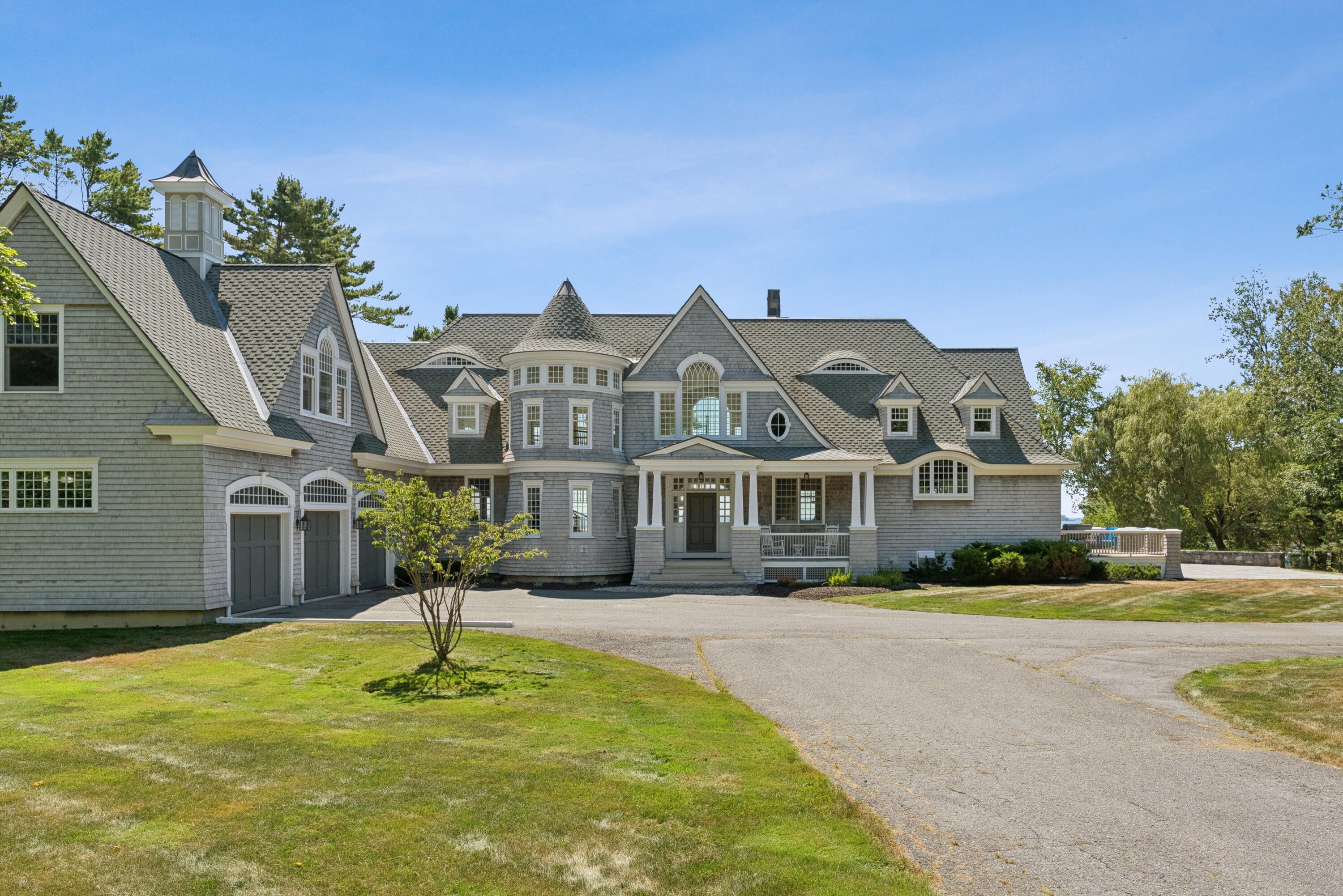 Yarmouth, Maine, 04096, United States, 4 Bedrooms Bedrooms, ,5 BathroomsBathrooms,Residential,Active,1945252