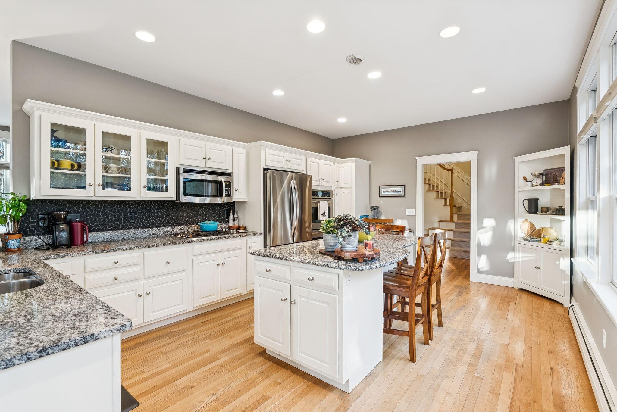 Falmouth, Maine, 04105, United States, 5 Bedrooms Bedrooms, ,4 BathroomsBathrooms,Residential,Active,2002327