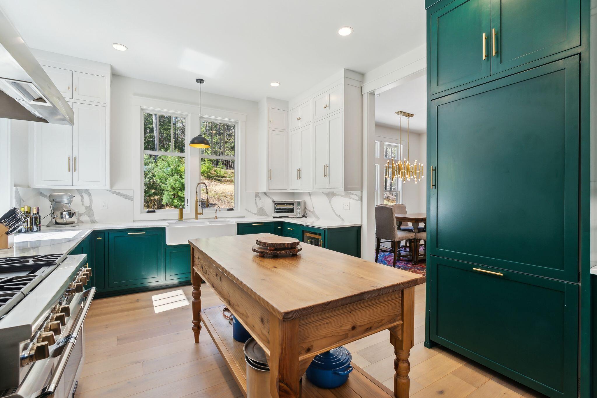 Falmouth, Maine, 04105, United States, 5 Bedrooms Bedrooms, ,5 BathroomsBathrooms,Residential,Active,1798129