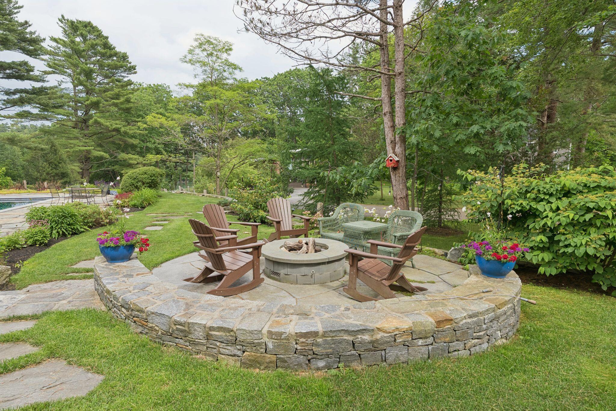 Falmouth, Maine, 04105, United States, 5 Bedrooms Bedrooms, ,6 BathroomsBathrooms,Residential,Active,1952276