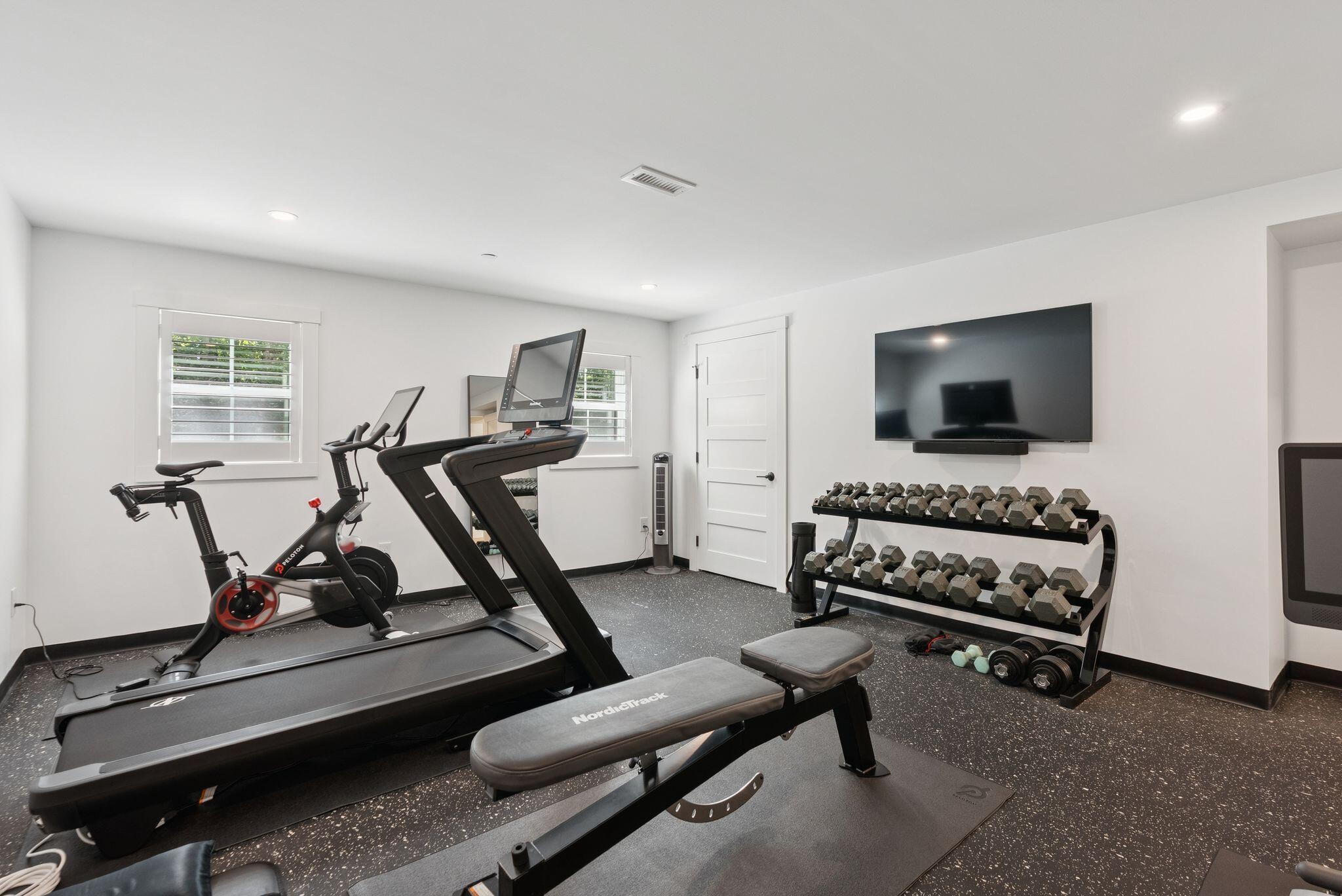 Cumberland, Maine, 04021, United States, ,5 BathroomsBathrooms,Residential,Active,1899925