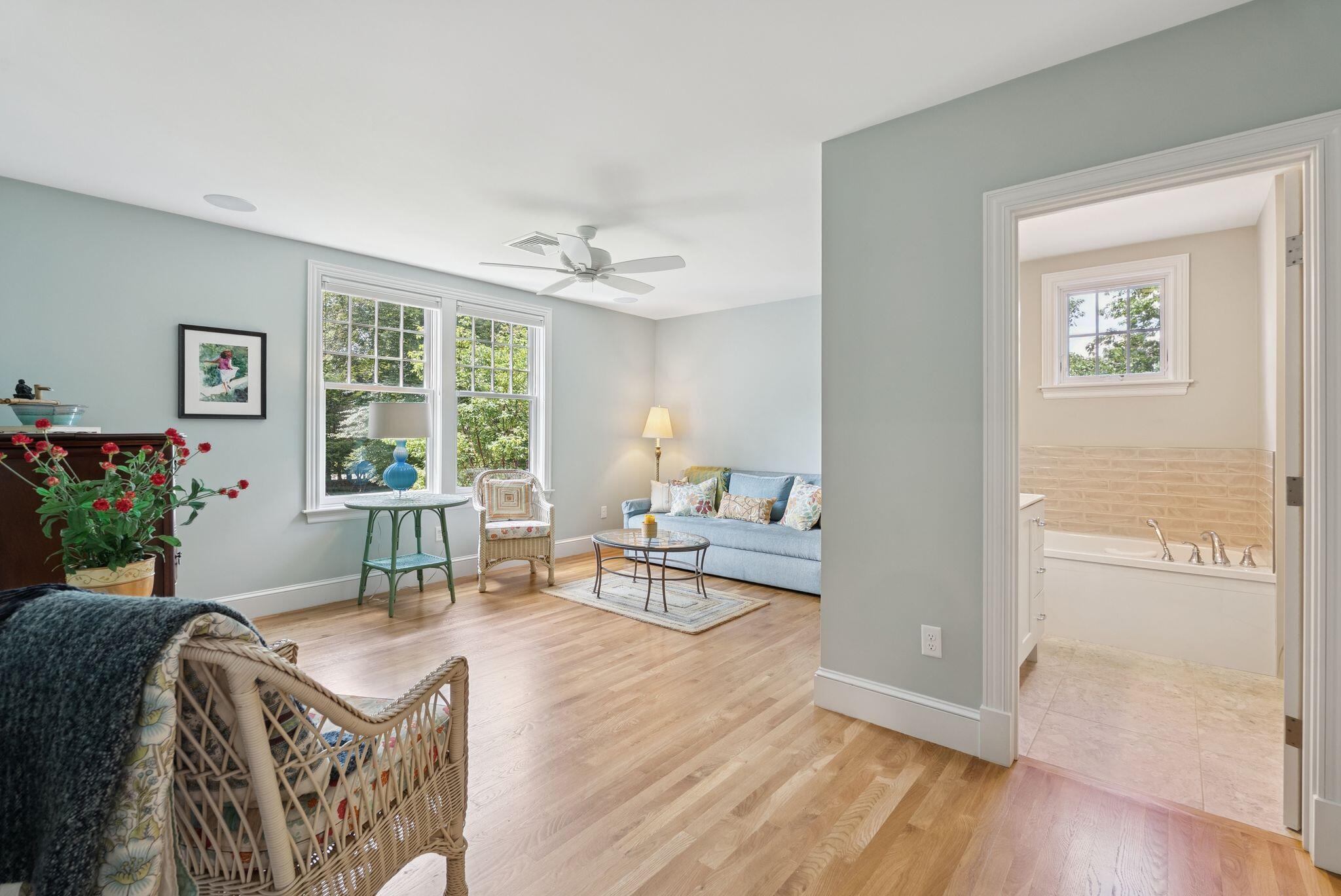 Falmouth, Maine, 04105, United States, 5 Bedrooms Bedrooms, ,6 BathroomsBathrooms,Residential,Active,1952276