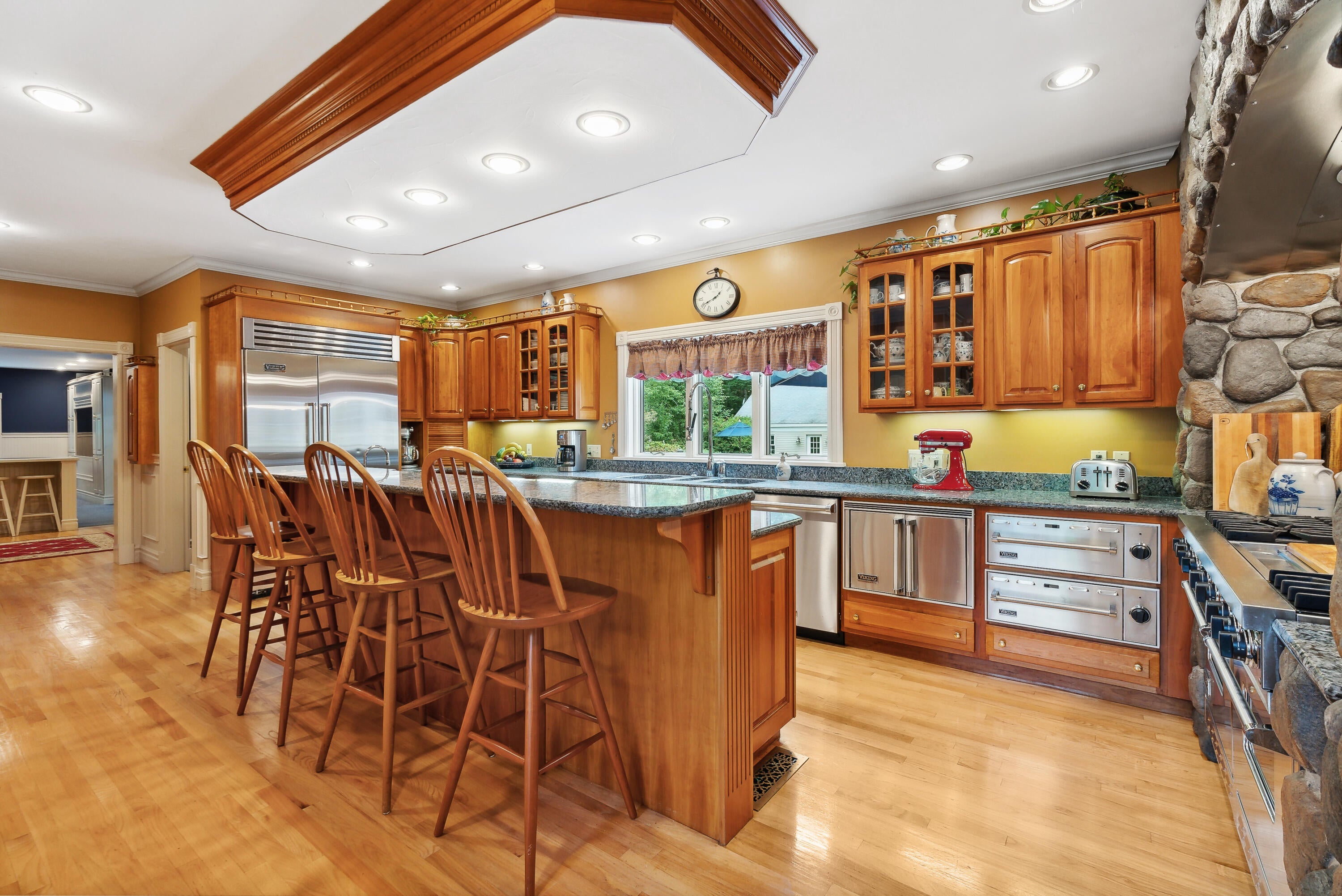 Saco, Maine, 04072, United States, 8 Bedrooms Bedrooms, ,9 BathroomsBathrooms,Residential,Active,1839757