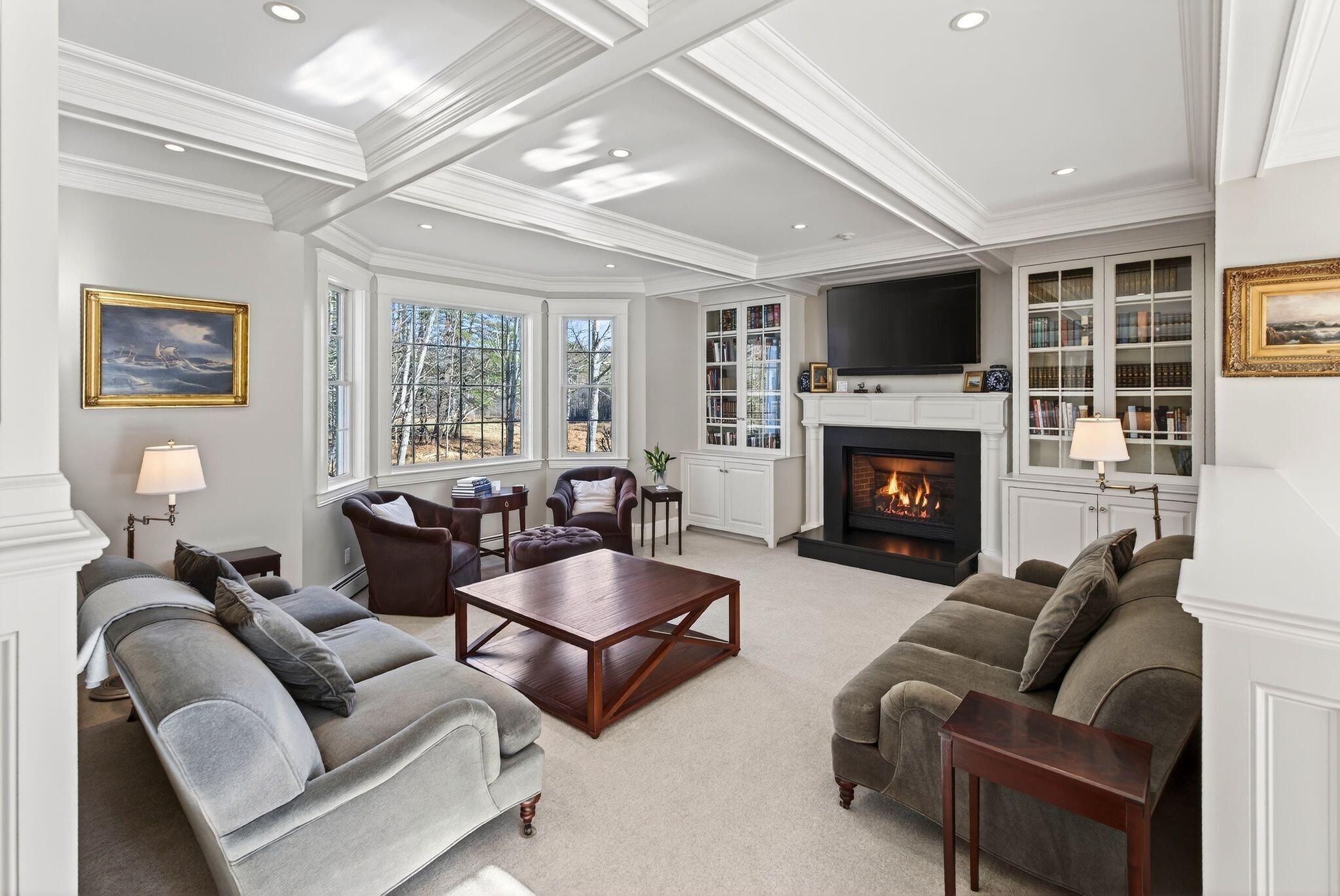 Falmouth, Maine, 04105, United States, 5 Bedrooms Bedrooms, ,7 BathroomsBathrooms,Residential,Active,2013455