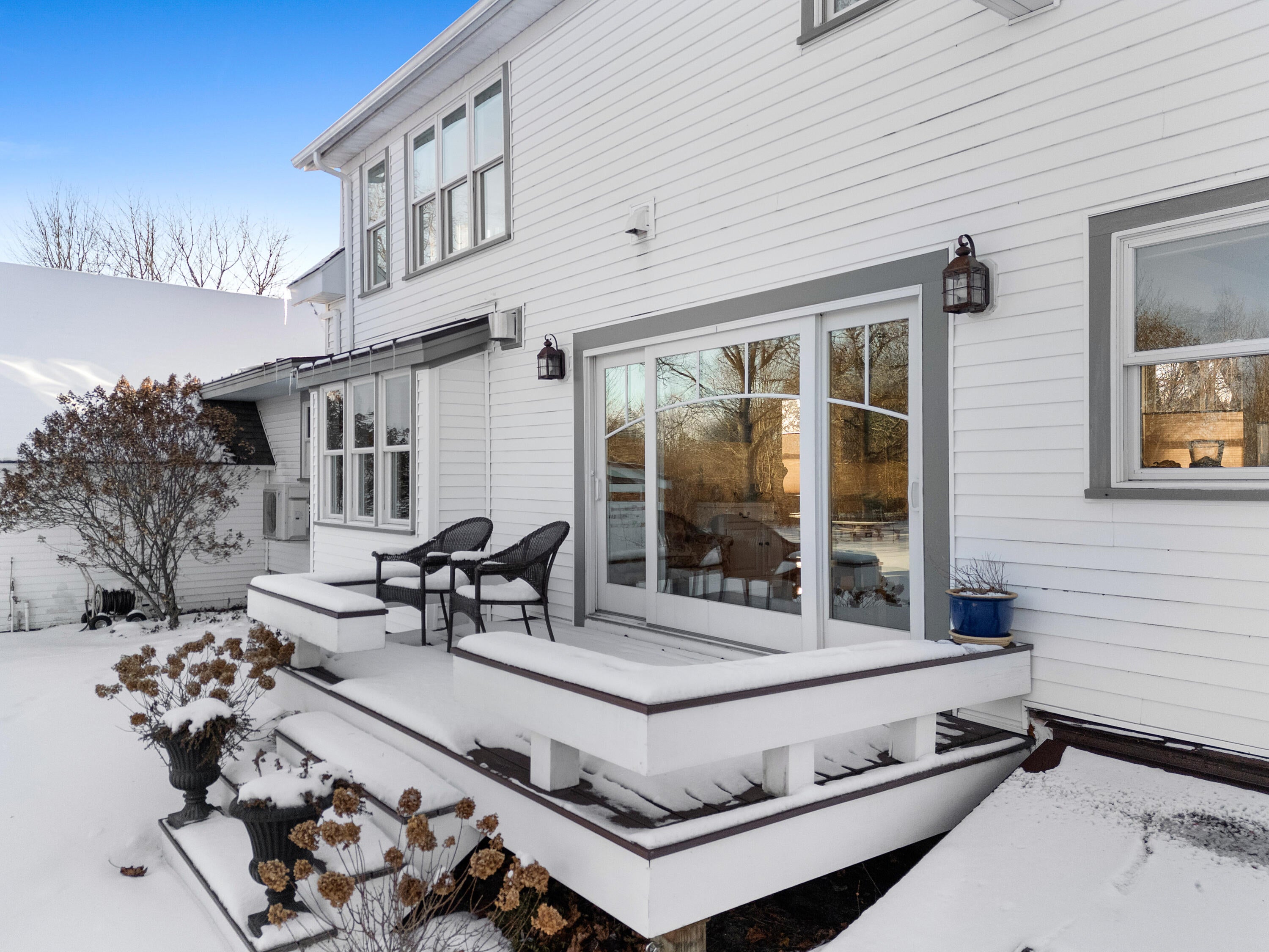 Waldoboro, Maine, 04572, United States, 4 Bedrooms Bedrooms, ,3 BathroomsBathrooms,Residential,Active,2007941