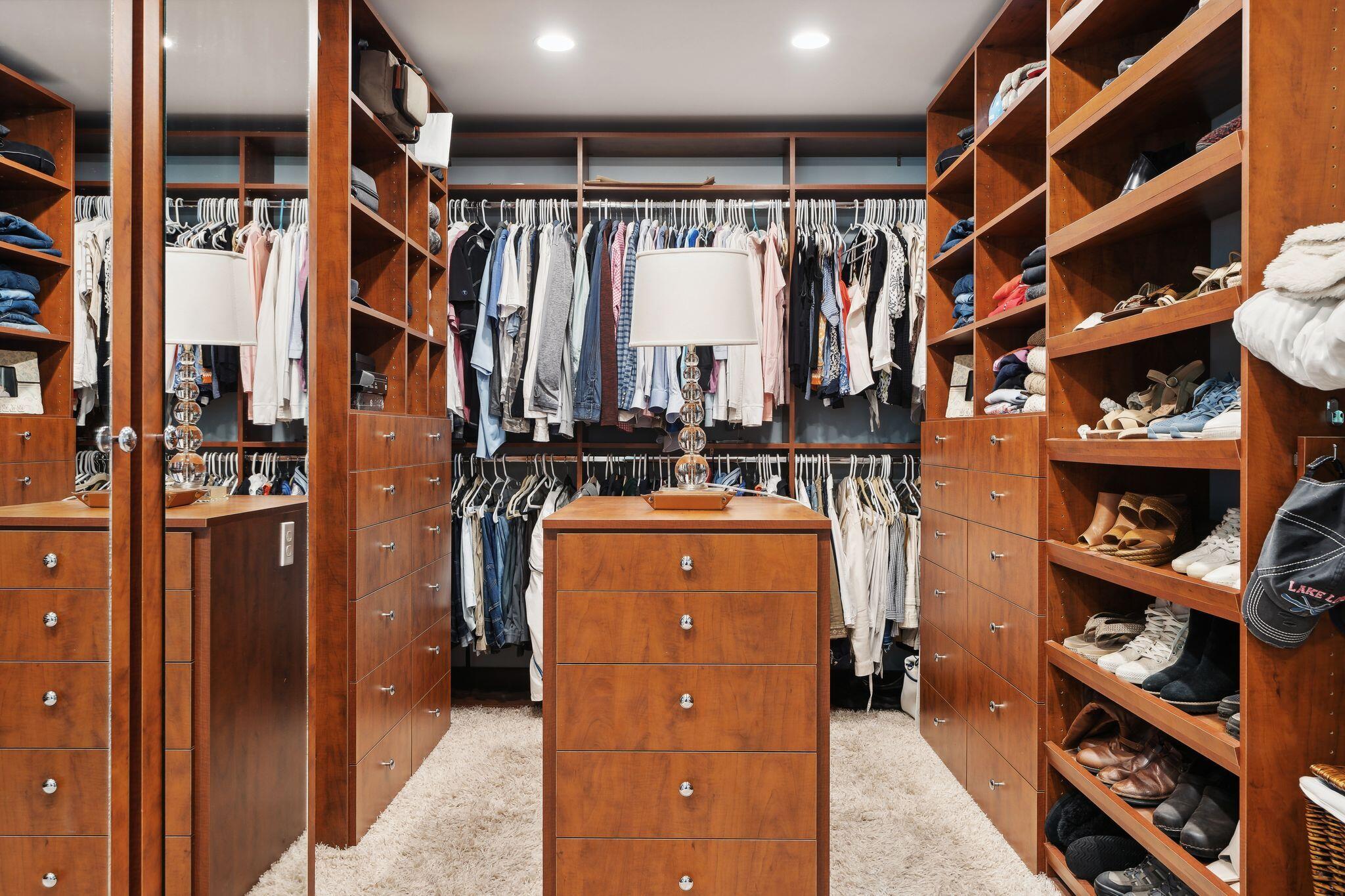 Naples, Maine, 04055, United States, 9 Bedrooms Bedrooms, ,8 BathroomsBathrooms,Residential,Active,1905064