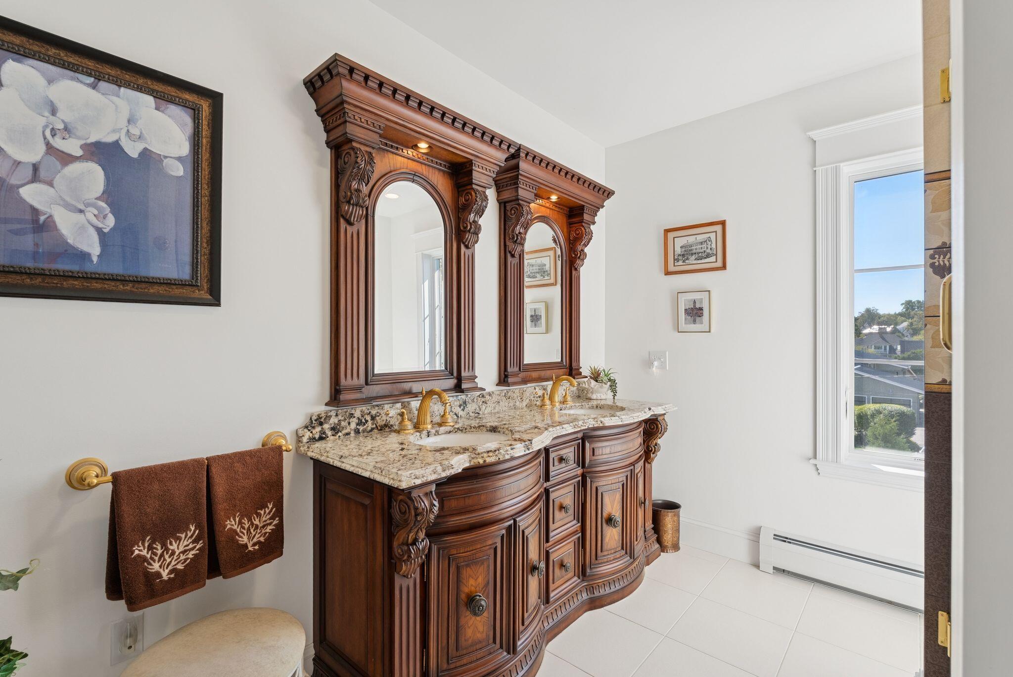 South Portland, Maine, 04106, United States, 3 Bedrooms Bedrooms, ,5 BathroomsBathrooms,Residential,Active,1954023