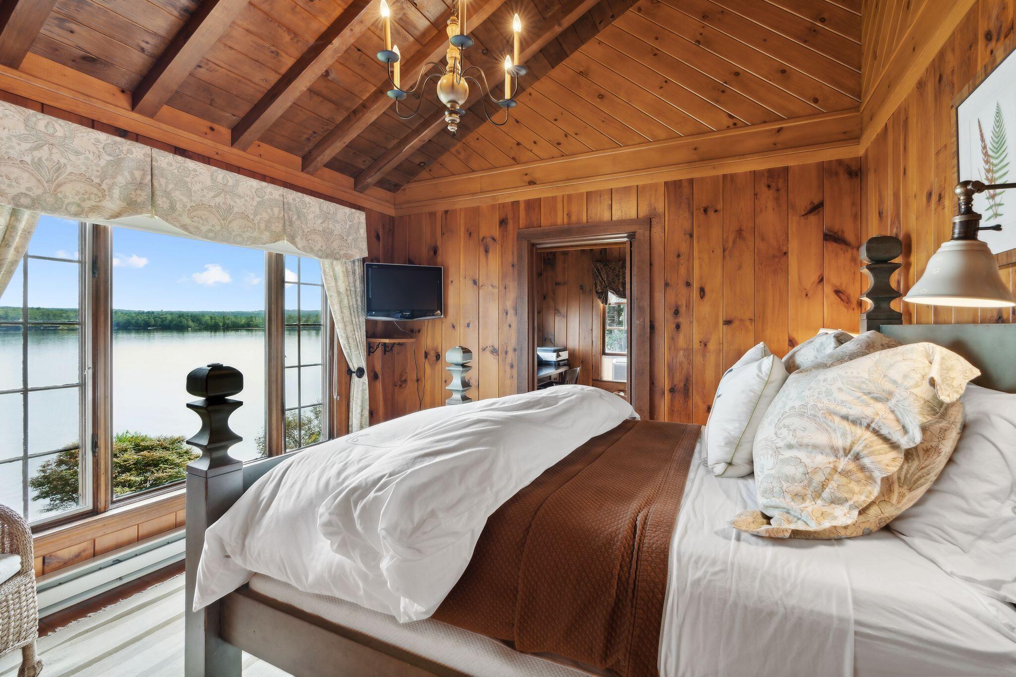 Naples, Maine, 04055, United States, 9 Bedrooms Bedrooms, ,8 BathroomsBathrooms,Residential,Active,1905064