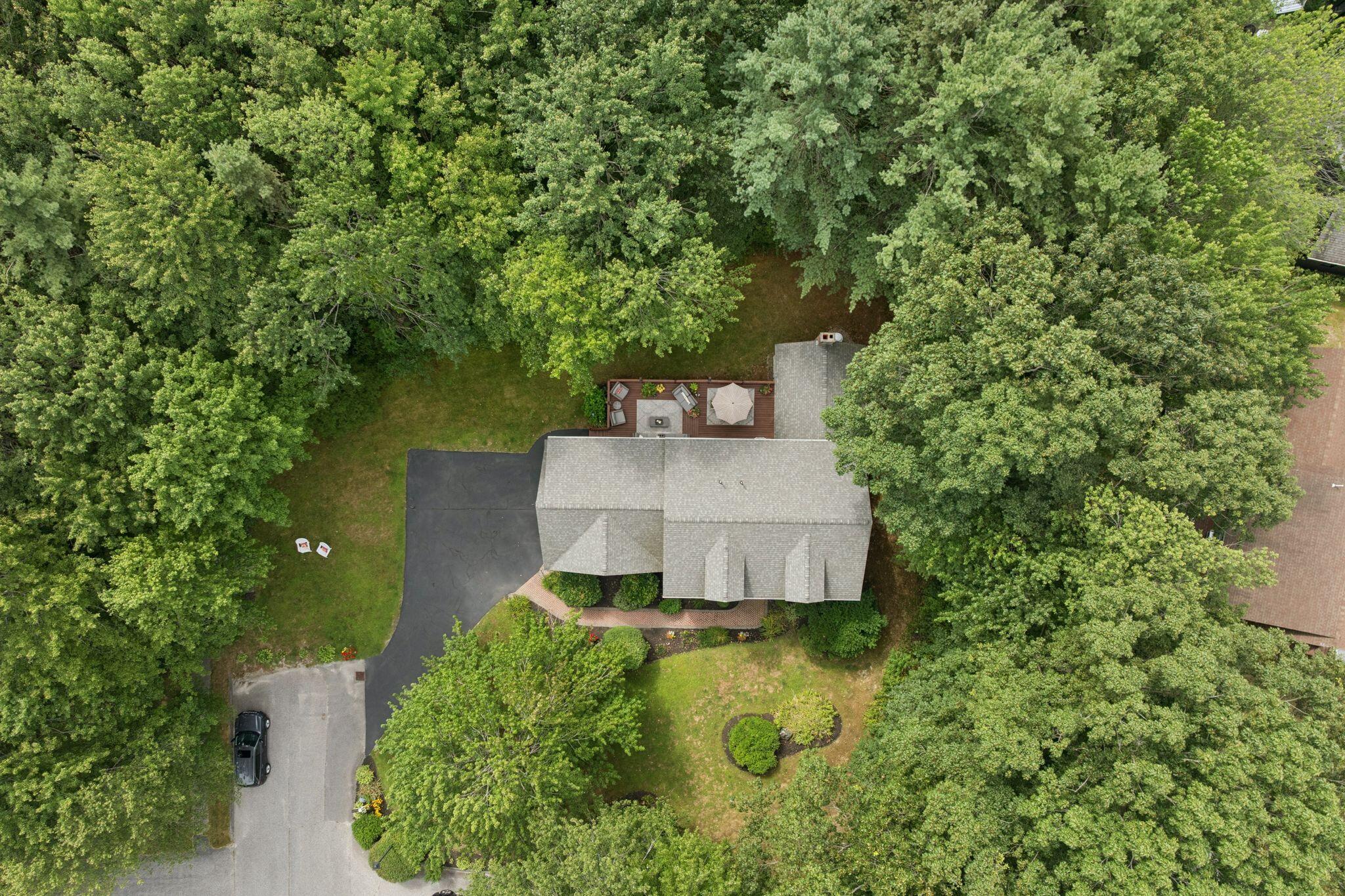 Falmouth, Maine, 04105, United States, 4 Bedrooms Bedrooms, ,3 BathroomsBathrooms,Residential,Active,1920228
