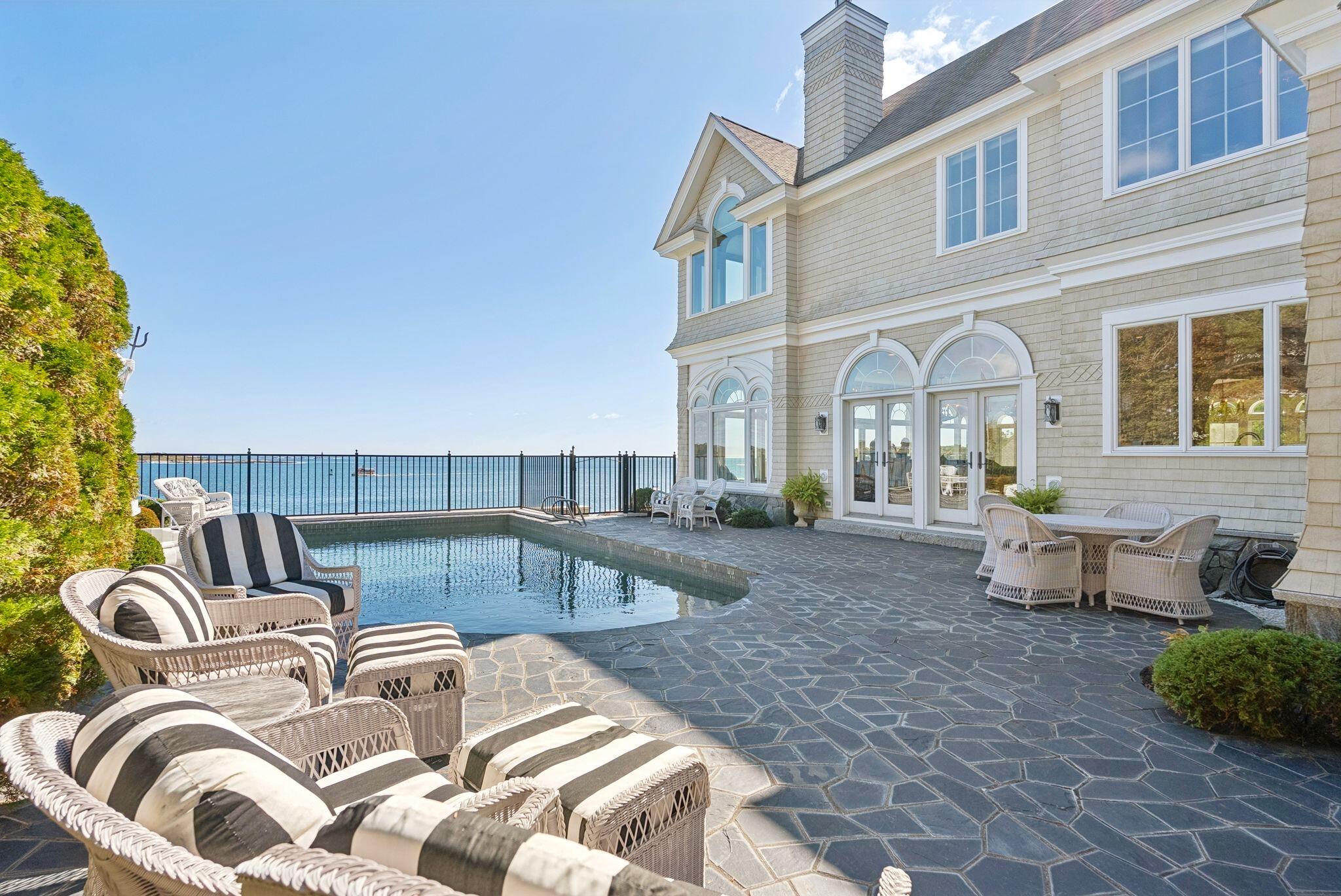 South Portland, Maine, 04106, United States, 3 Bedrooms Bedrooms, ,5 BathroomsBathrooms,Residential,Active,1954023