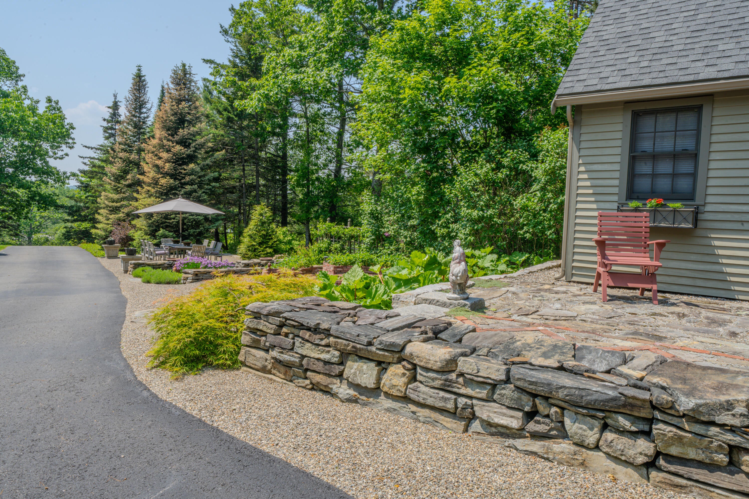 Belfast, Maine, 04915, United States, ,2 BathroomsBathrooms,Residential,Active,1762819