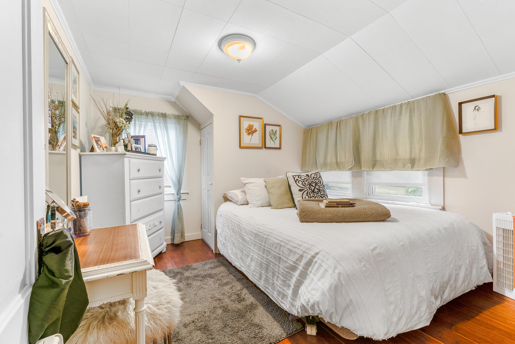 Ogunquit, Maine, 03907, United States, 1 Bedroom Bedrooms, ,2 BathroomsBathrooms,Residential,Active,1933864