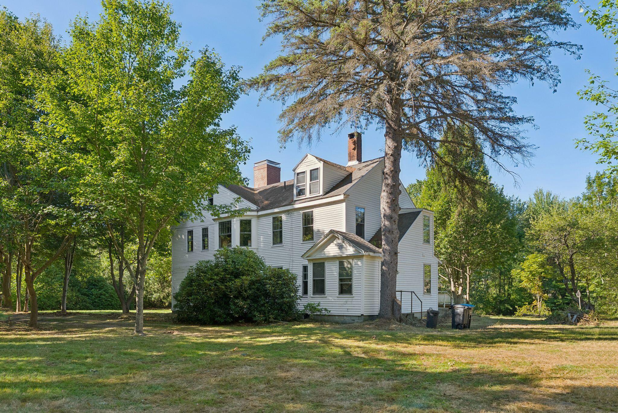 Falmouth, Maine, 04105, United States, 4 Bedrooms Bedrooms, ,3 BathroomsBathrooms,Residential,Active,1943791