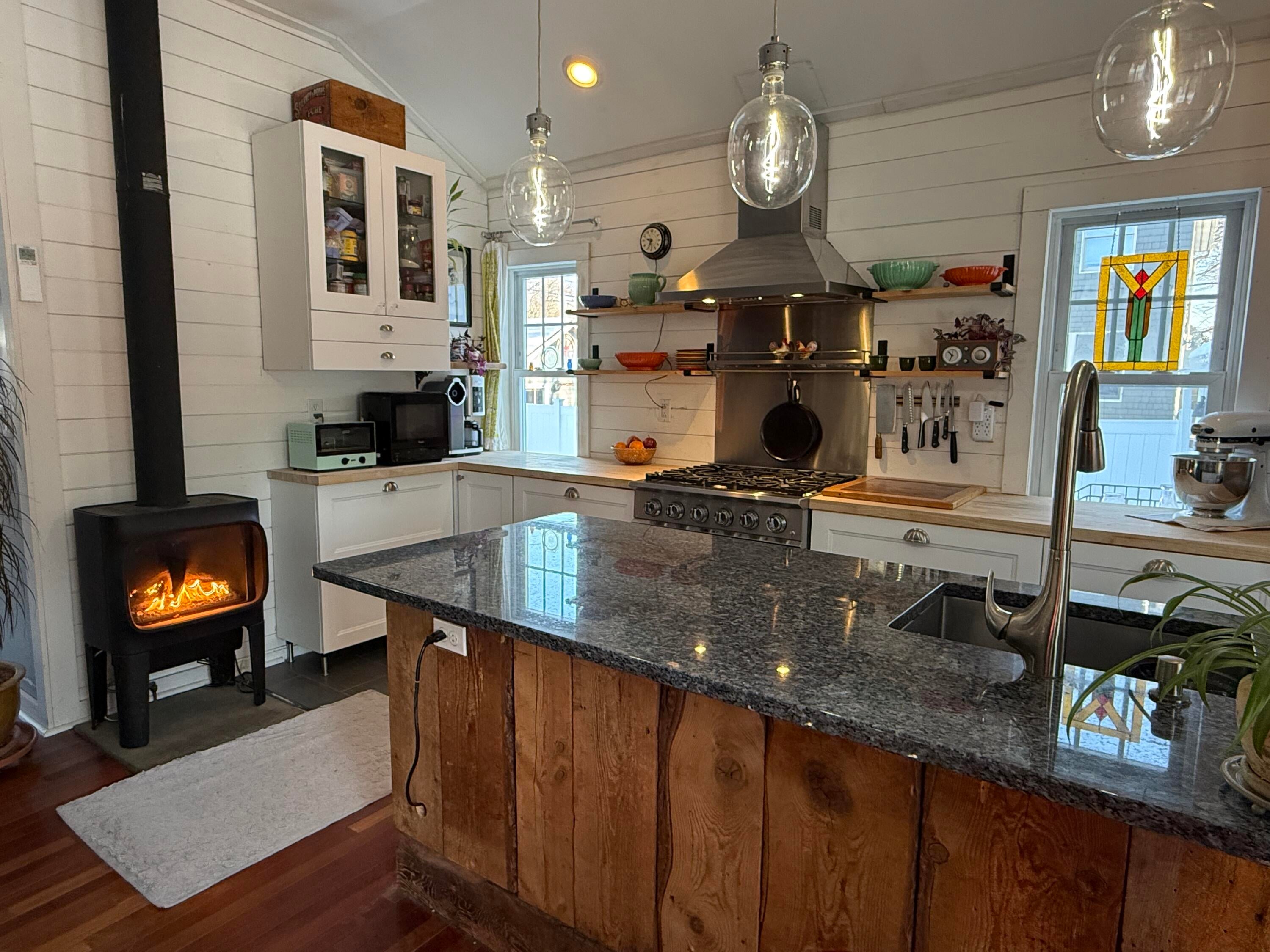 Ogunquit, Maine, 03907, United States, 6 Bedrooms Bedrooms, ,6 BathroomsBathrooms,Residential,Active,2012671