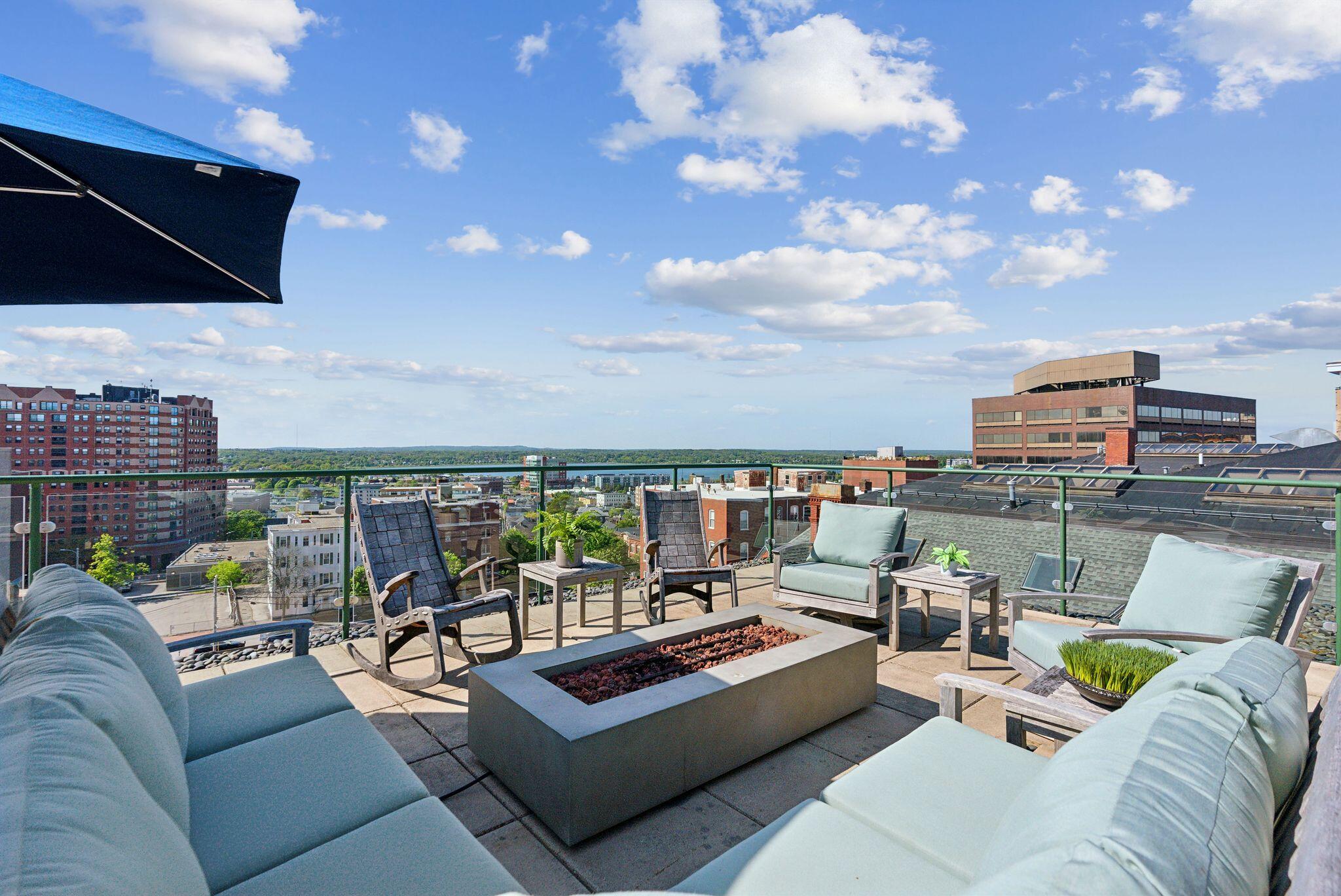 Portland, Maine, 04101, United States, 2 Bedrooms Bedrooms, ,3 BathroomsBathrooms,Residential,Active,1839414