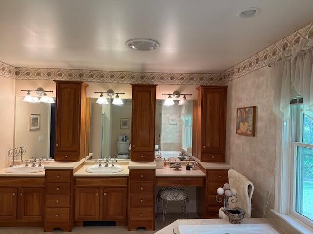 York, Maine, 03909, United States, 3 Bedrooms Bedrooms, ,3 BathroomsBathrooms,Residential,Active,1953001