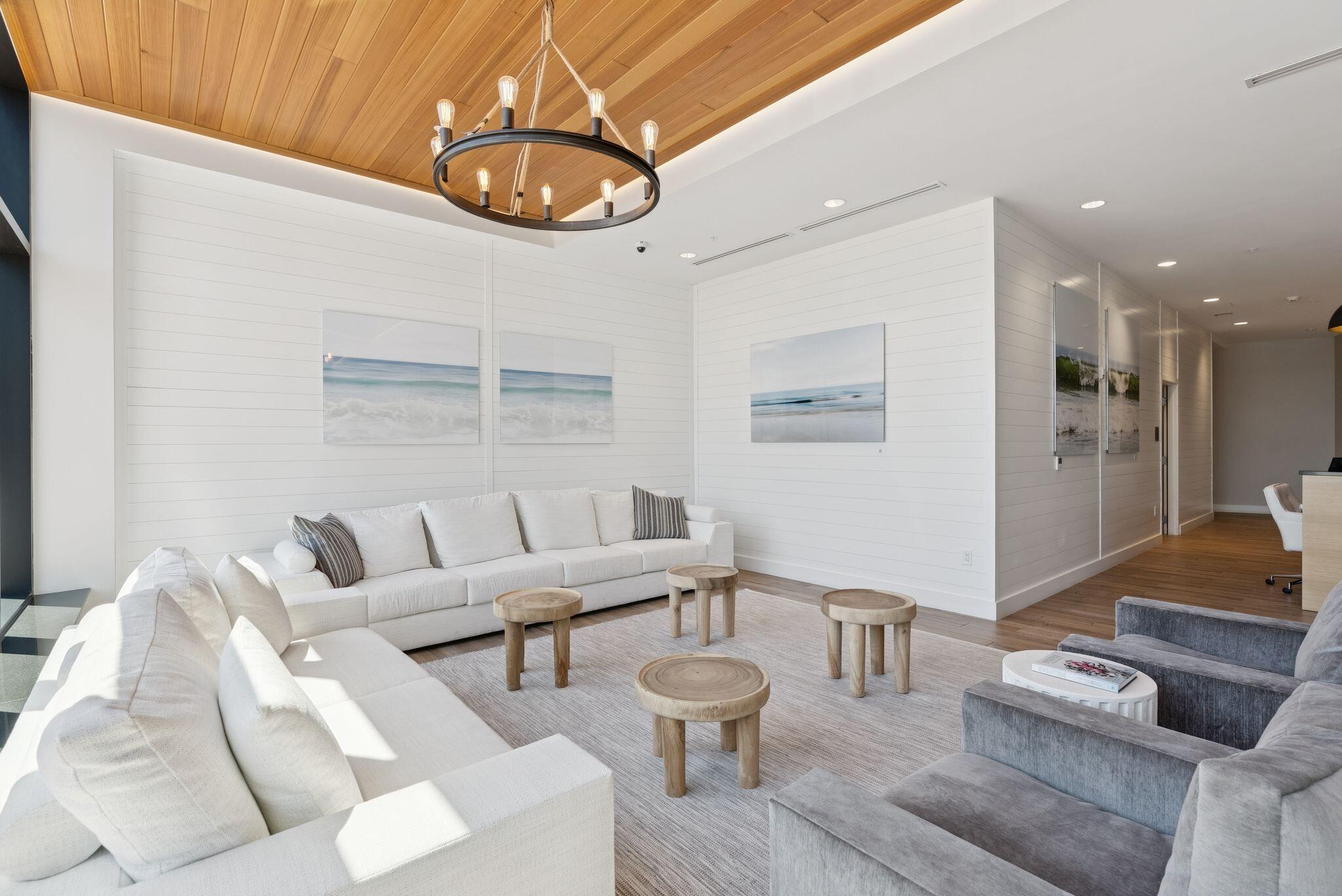 Portland, Maine, 04101, United States, 2 Bedrooms Bedrooms, ,2 BathroomsBathrooms,Residential,Active,1929690