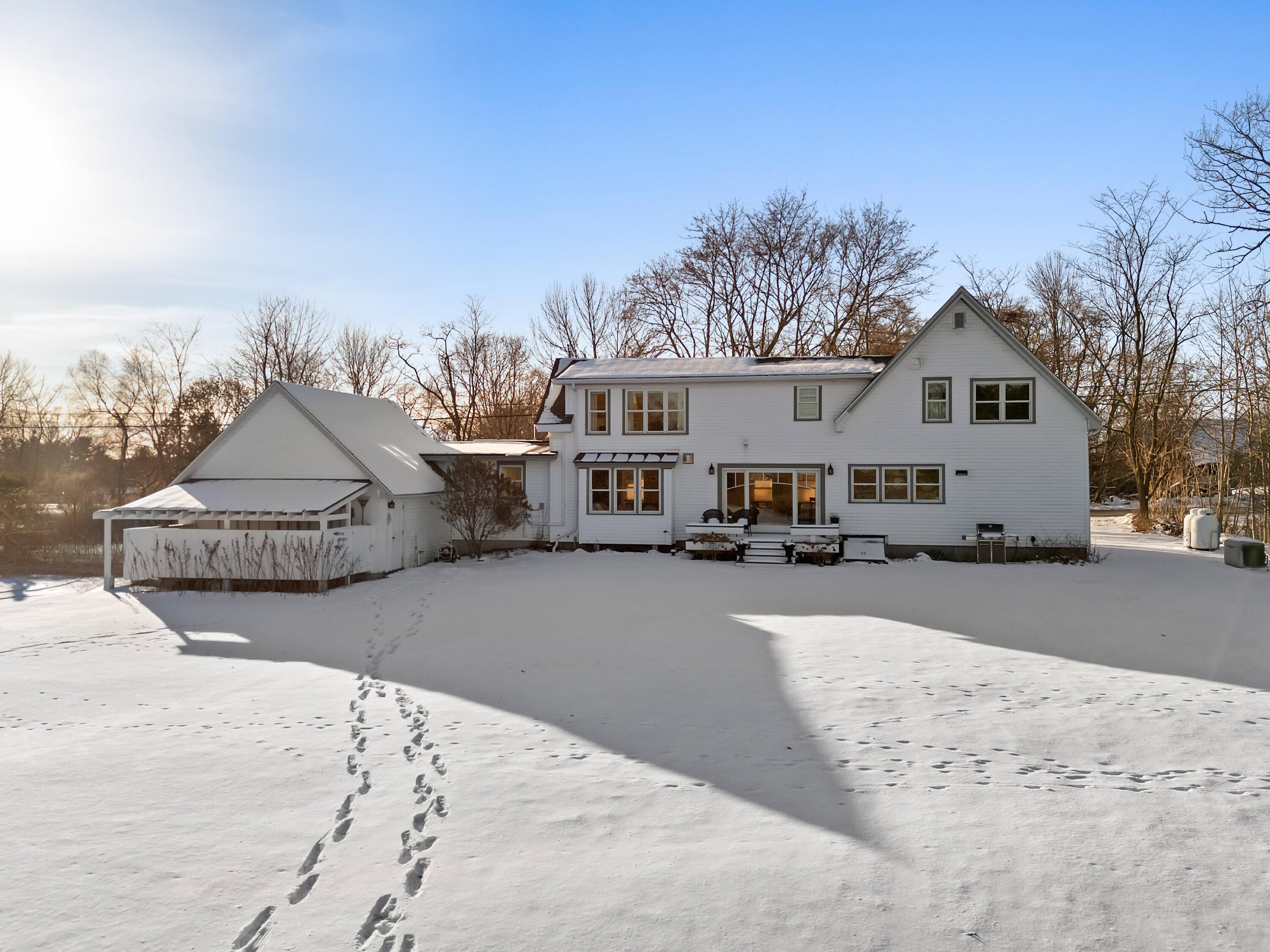 Waldoboro, Maine, 04572, United States, 4 Bedrooms Bedrooms, ,3 BathroomsBathrooms,Residential,Active,2007941