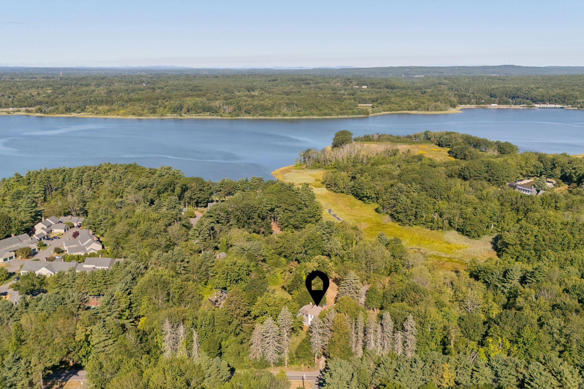 Falmouth, Maine, 04105, United States, 4 Bedrooms Bedrooms, ,3 BathroomsBathrooms,Residential,Active,1943791