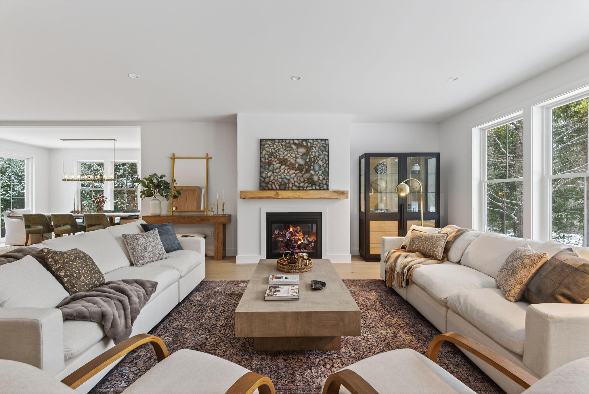 Falmouth, Maine, 04105, United States, 4 Bedrooms Bedrooms, ,4 BathroomsBathrooms,Residential,Active,2001079