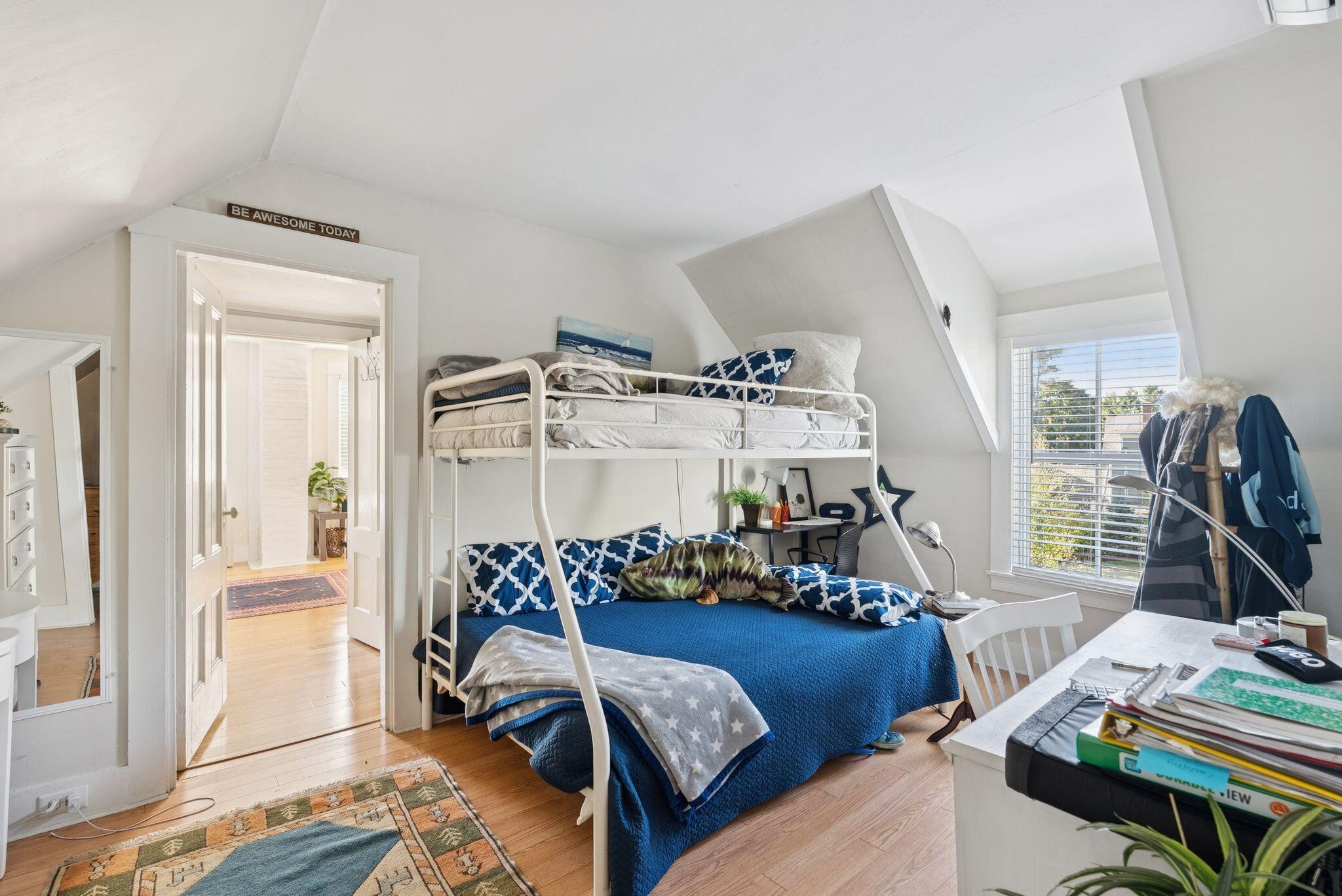 Falmouth, Maine, 04105, United States, 5 Bedrooms Bedrooms, ,4 BathroomsBathrooms,Residential,Active,1961947