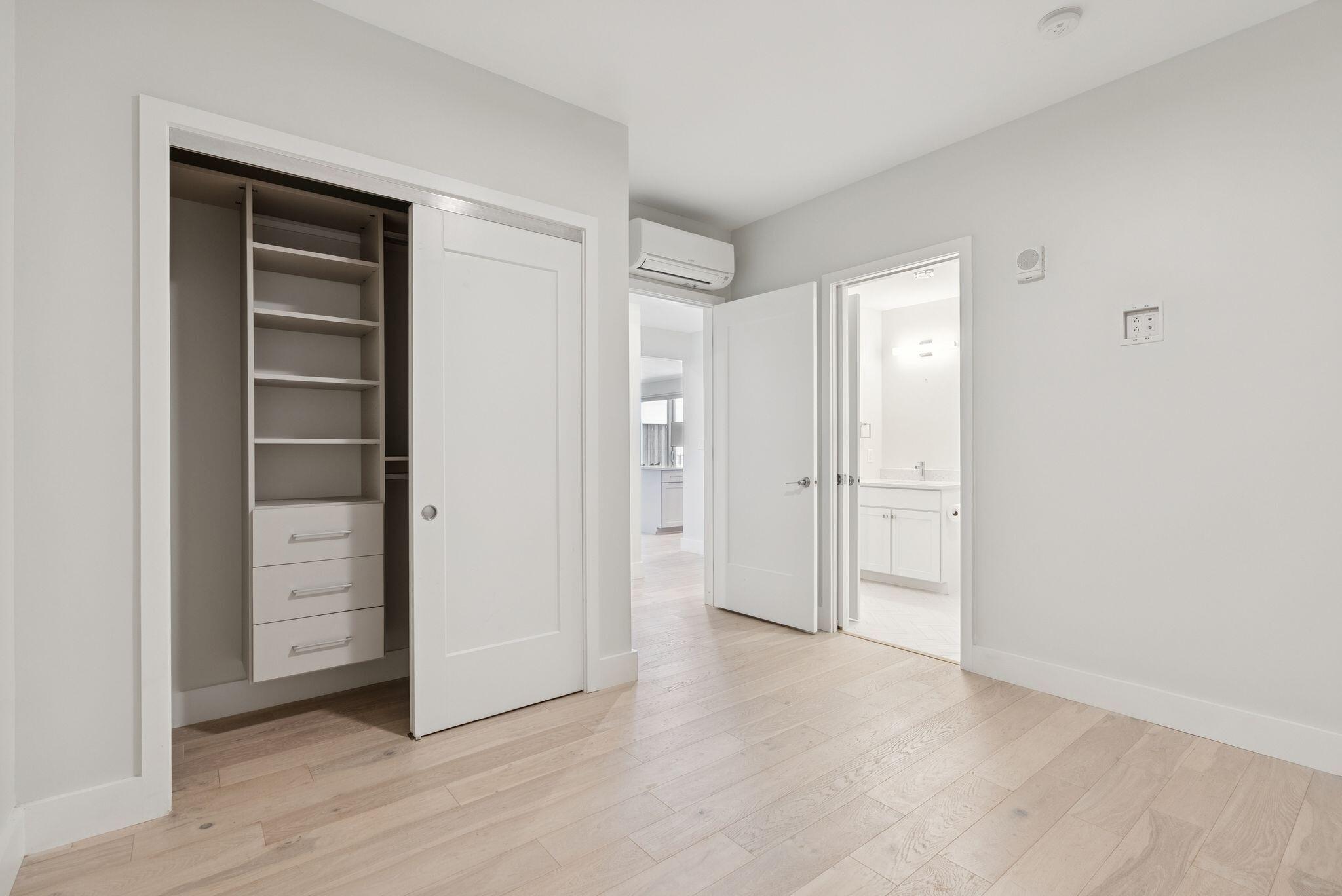 Portland, Maine, 04101, United States, 2 Bedrooms Bedrooms, ,2 BathroomsBathrooms,Residential,Active,1929690