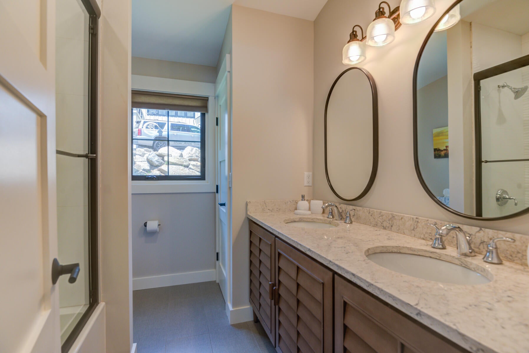 Ogunquit, Maine, 03907, United States, 3 Bedrooms Bedrooms, ,2 BathroomsBathrooms,Residential,Active,1951829