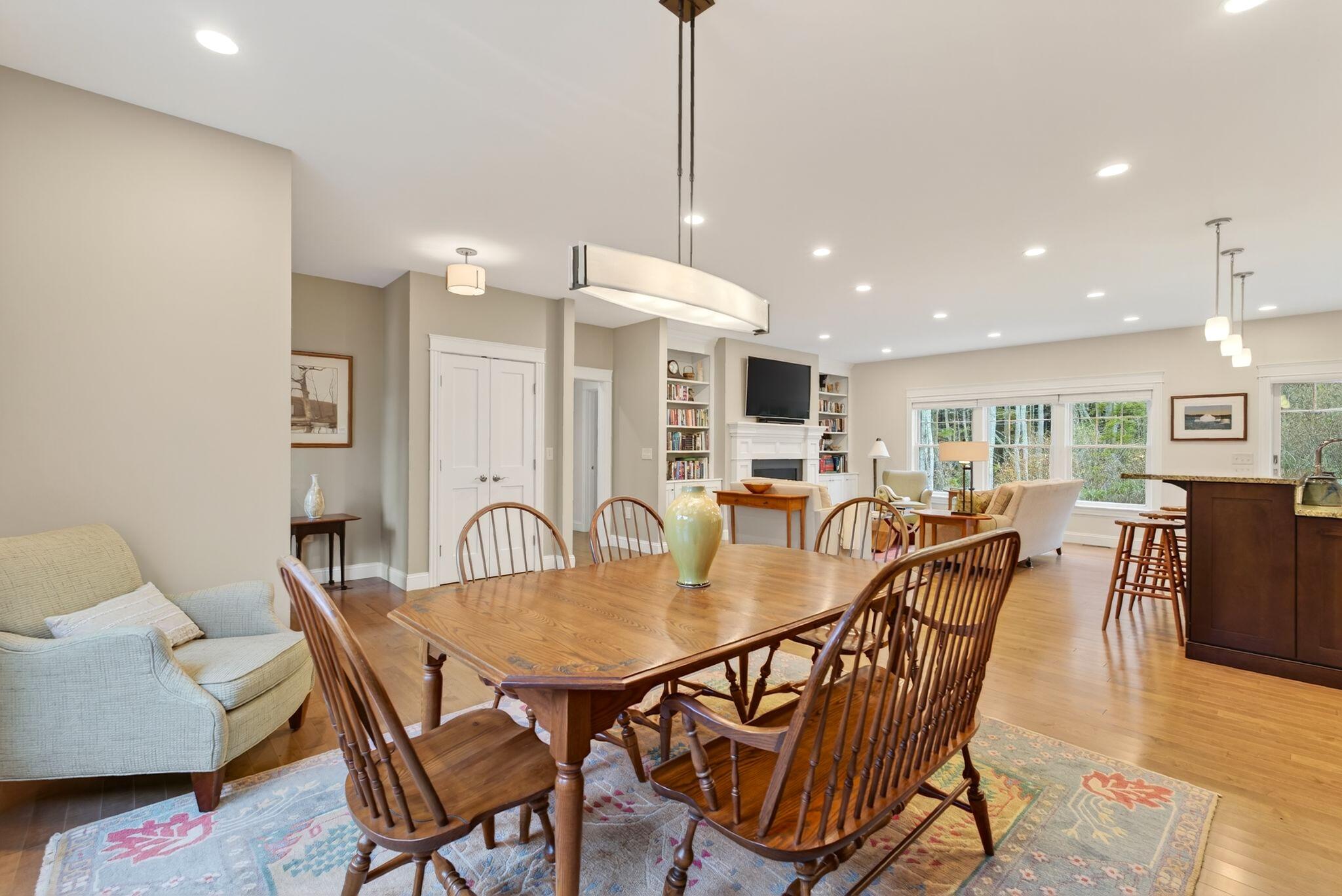 Falmouth, Maine, 04105, United States, 3 Bedrooms Bedrooms, ,4 BathroomsBathrooms,Residential,Active,1998574