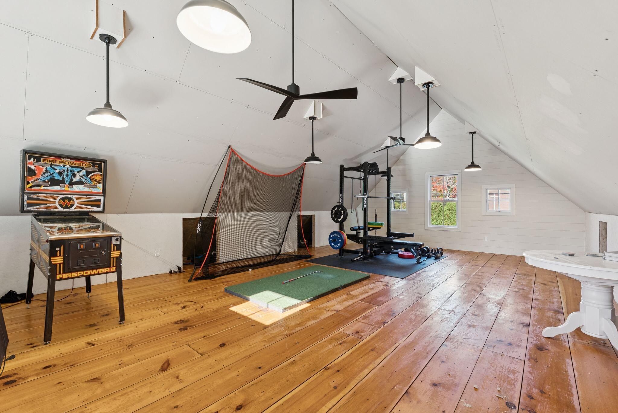 Falmouth, Maine, 04105, United States, 5 Bedrooms Bedrooms, ,4 BathroomsBathrooms,Residential,Active,1961947