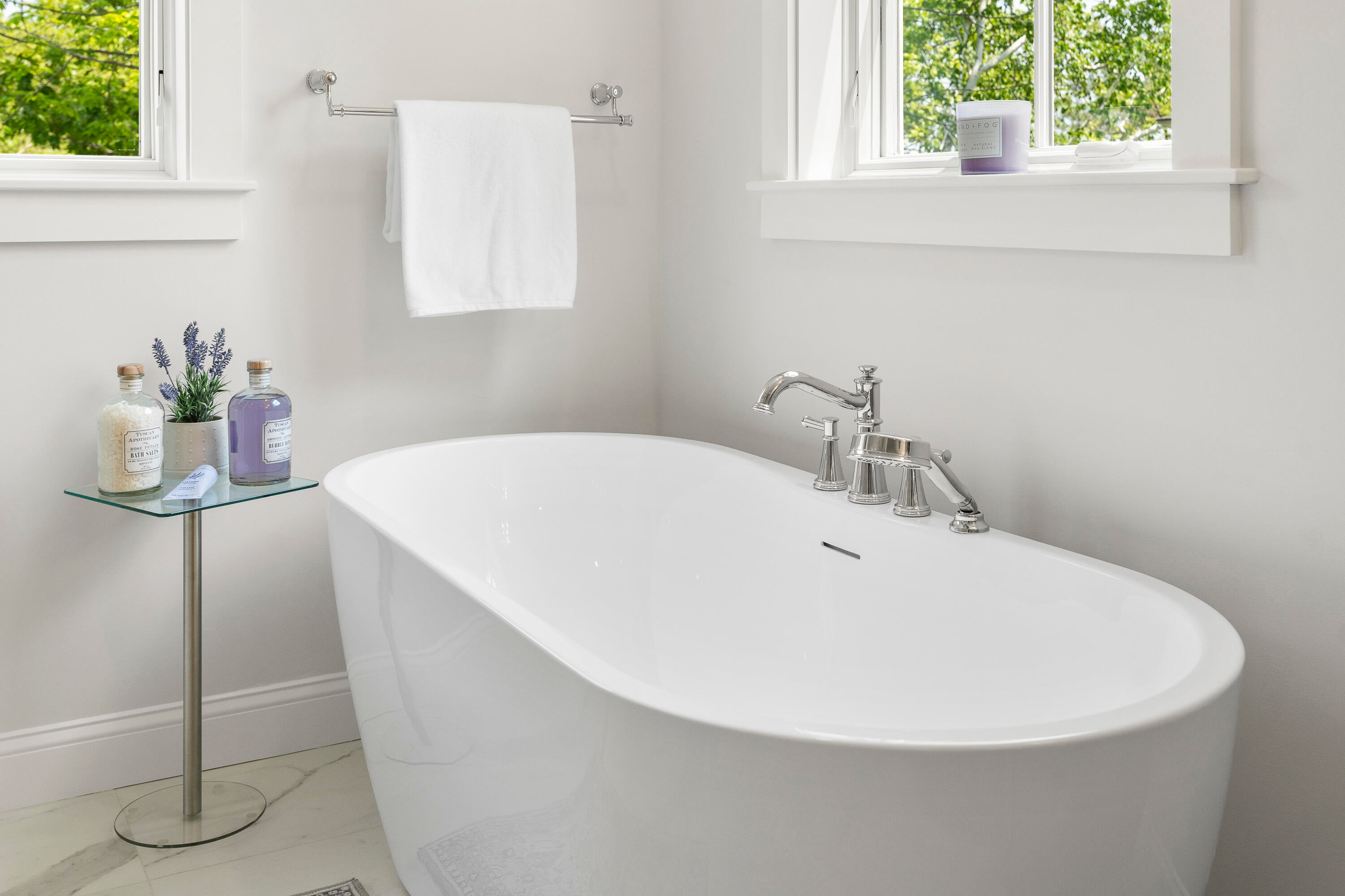 Falmouth, Maine, 04105, United States, 5 Bedrooms Bedrooms, ,6 BathroomsBathrooms,Residential,Active,2028555