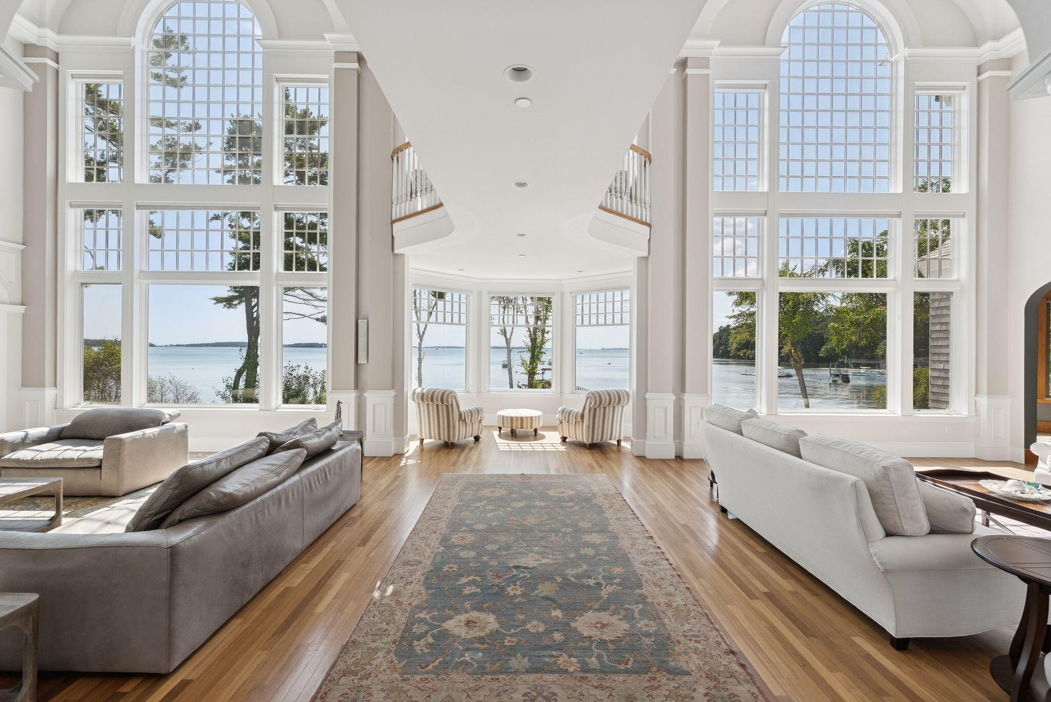 Yarmouth, Maine, 04096, United States, 4 Bedrooms Bedrooms, ,5 BathroomsBathrooms,Residential,Active,1945252