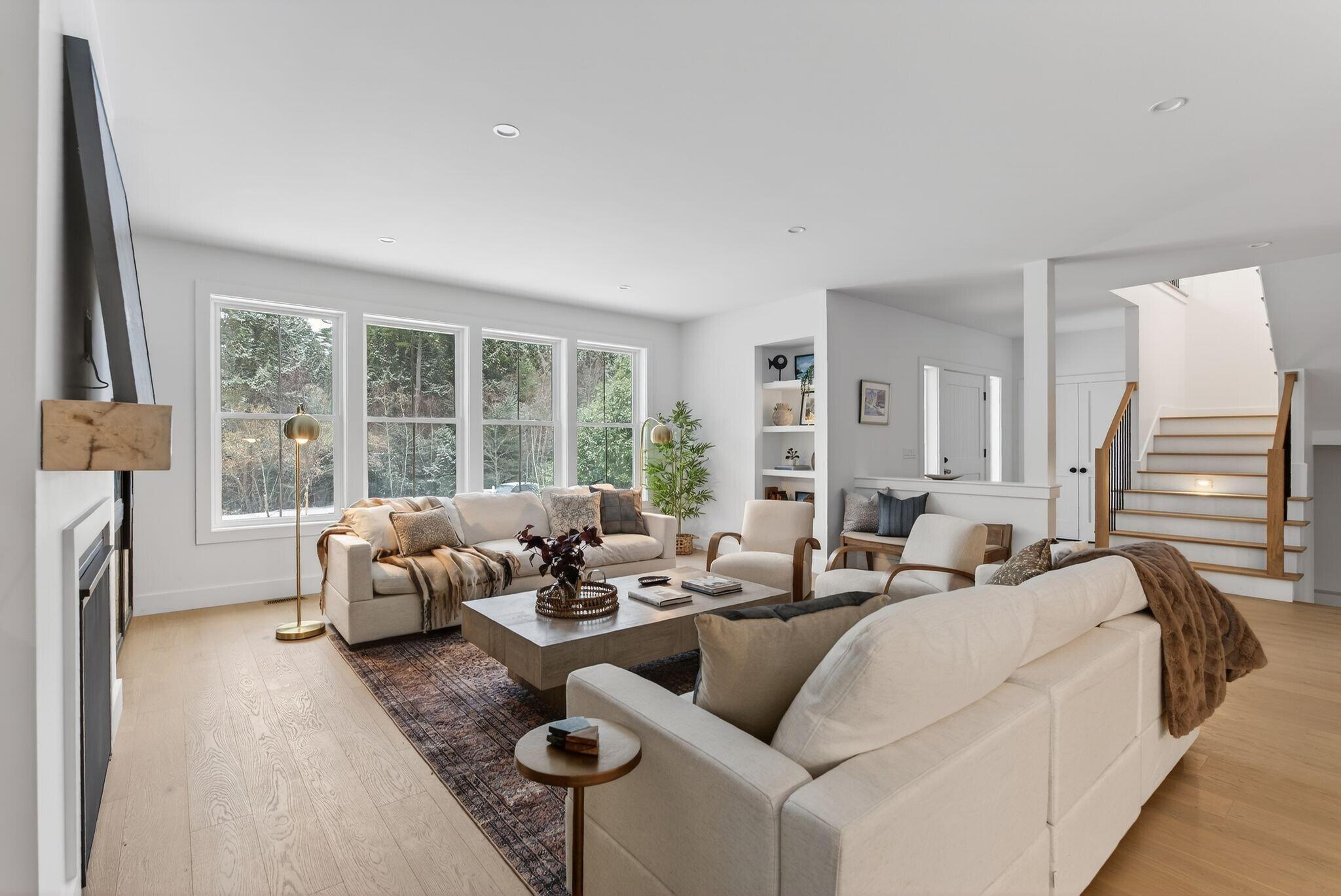 Falmouth, Maine, 04105, United States, 4 Bedrooms Bedrooms, ,4 BathroomsBathrooms,Residential,Active,2001079