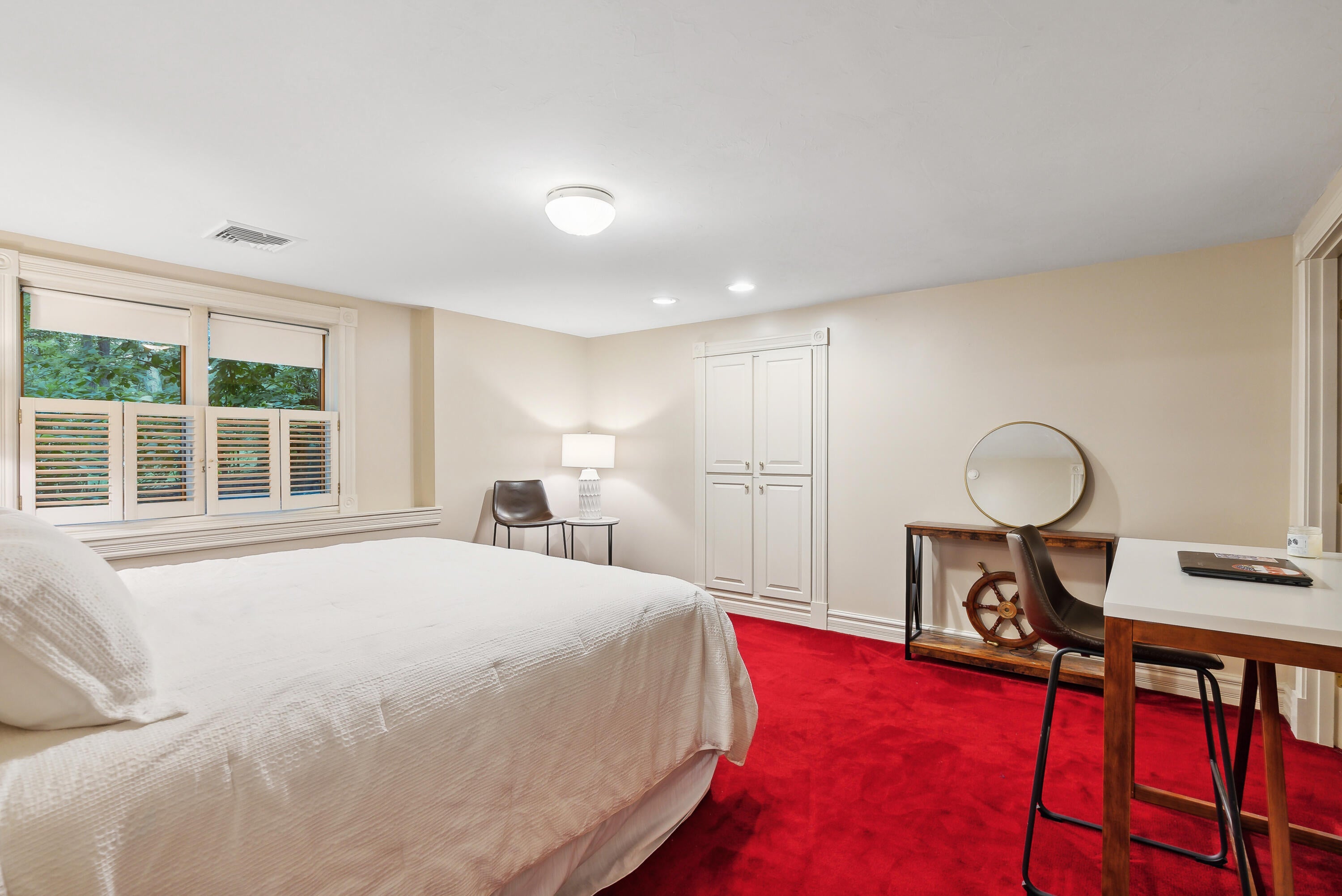 Saco, Maine, 04072, United States, 8 Bedrooms Bedrooms, ,9 BathroomsBathrooms,Residential,Active,1839757