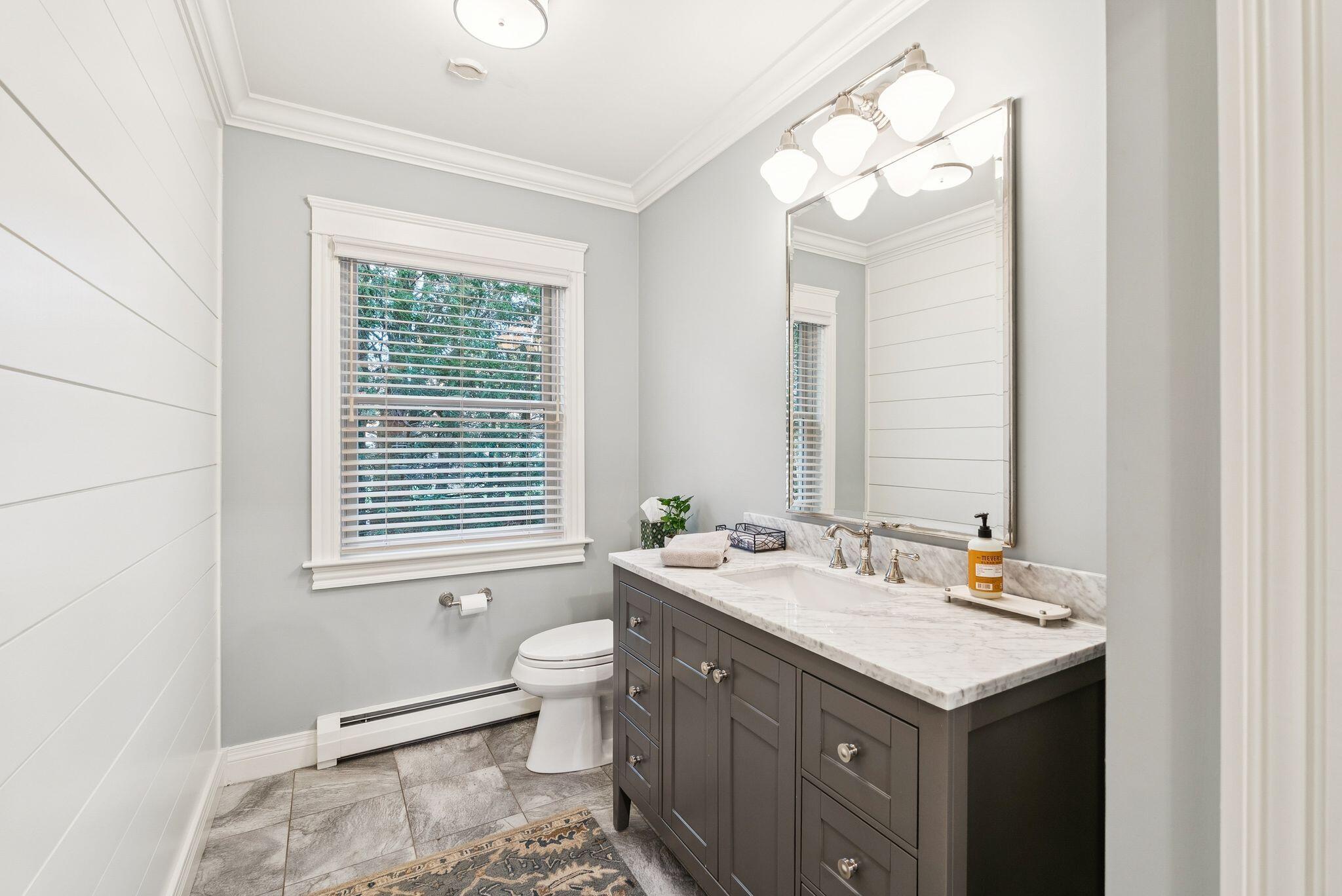 Falmouth, Maine, 04105, United States, 5 Bedrooms Bedrooms, ,4 BathroomsBathrooms,Residential,Active,2002327