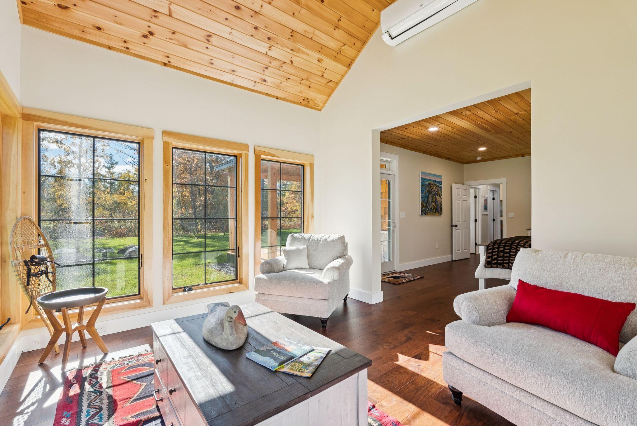 Casco, Maine, 04015, United States, 4 Bedrooms Bedrooms, ,5 BathroomsBathrooms,Residential,Active,1968106