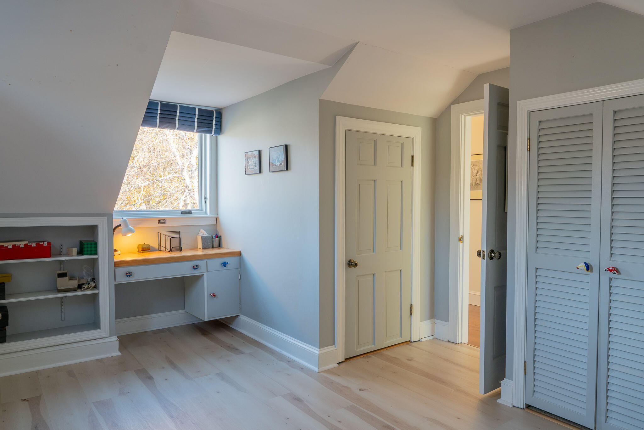 Cumberland, Maine, 04110, United States, 5 Bedrooms Bedrooms, ,3 BathroomsBathrooms,Residential,Active,1989779