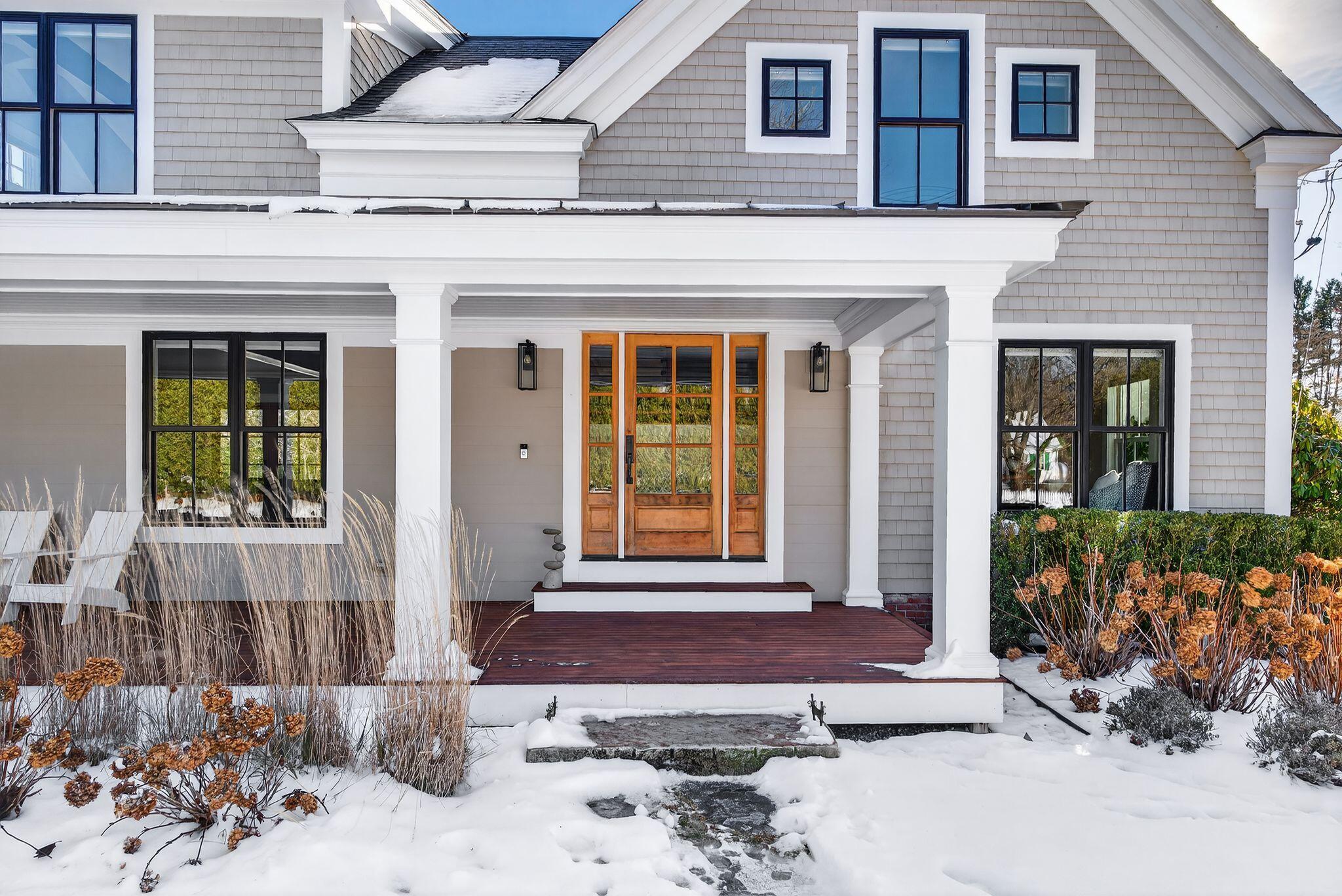 Falmouth, Maine, 04105, United States, 5 Bedrooms Bedrooms, ,4 BathroomsBathrooms,Residential,Active,1961947