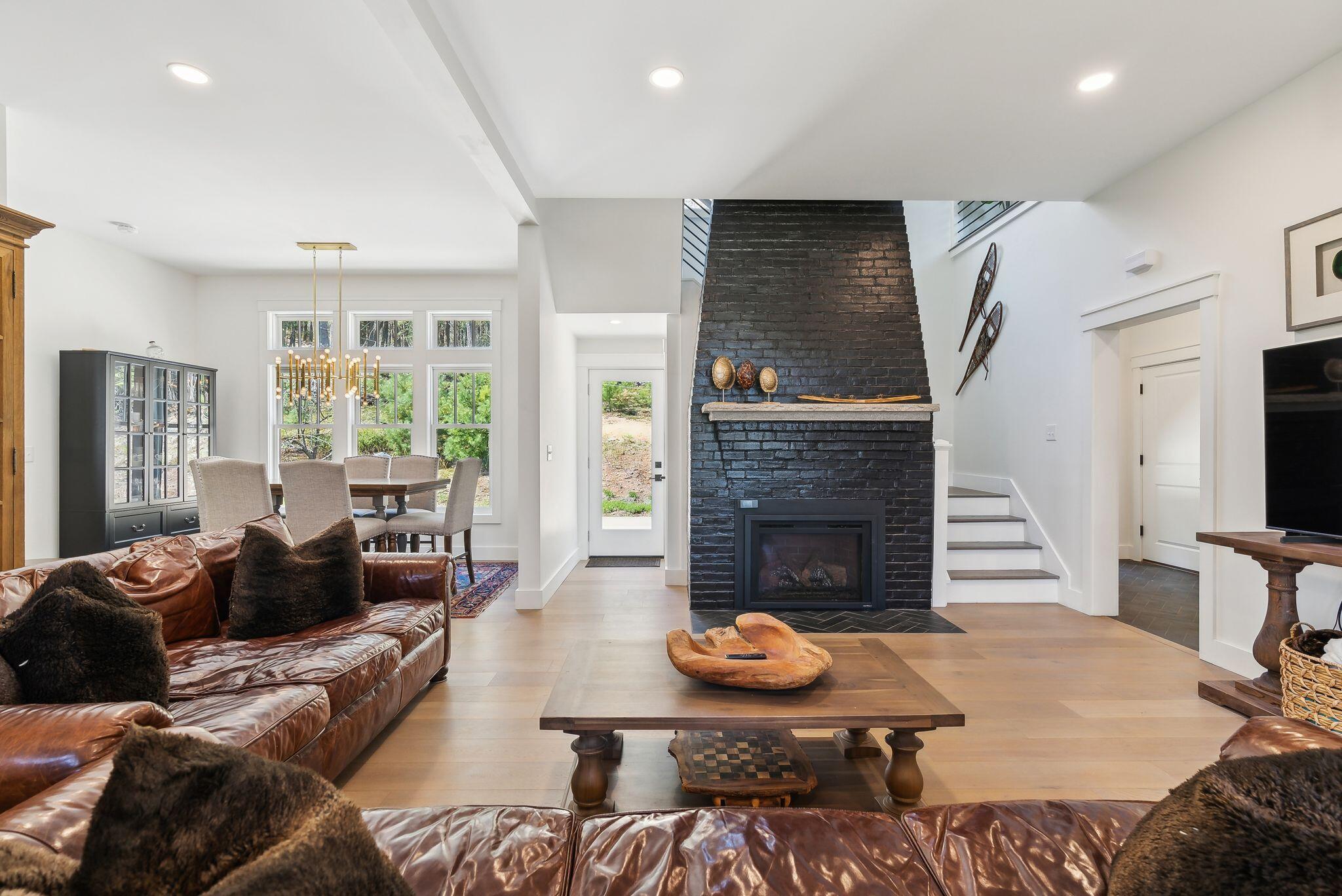 Falmouth, Maine, 04105, United States, 5 Bedrooms Bedrooms, ,5 BathroomsBathrooms,Residential,Active,1798129