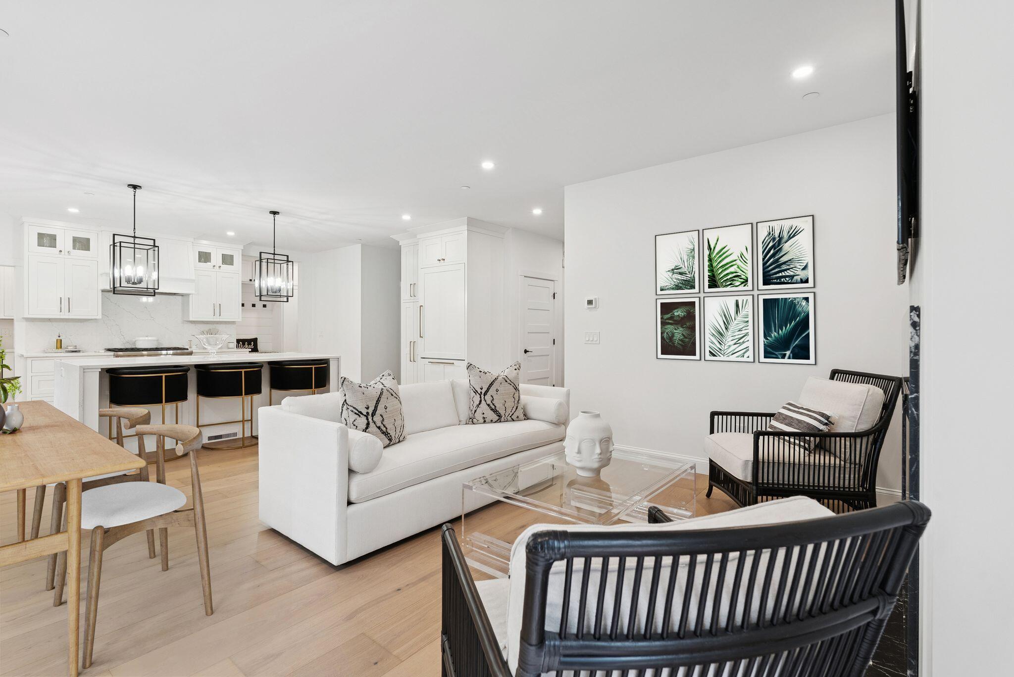 Cumberland, Maine, 04021, United States, ,5 BathroomsBathrooms,Residential,Active,1899925