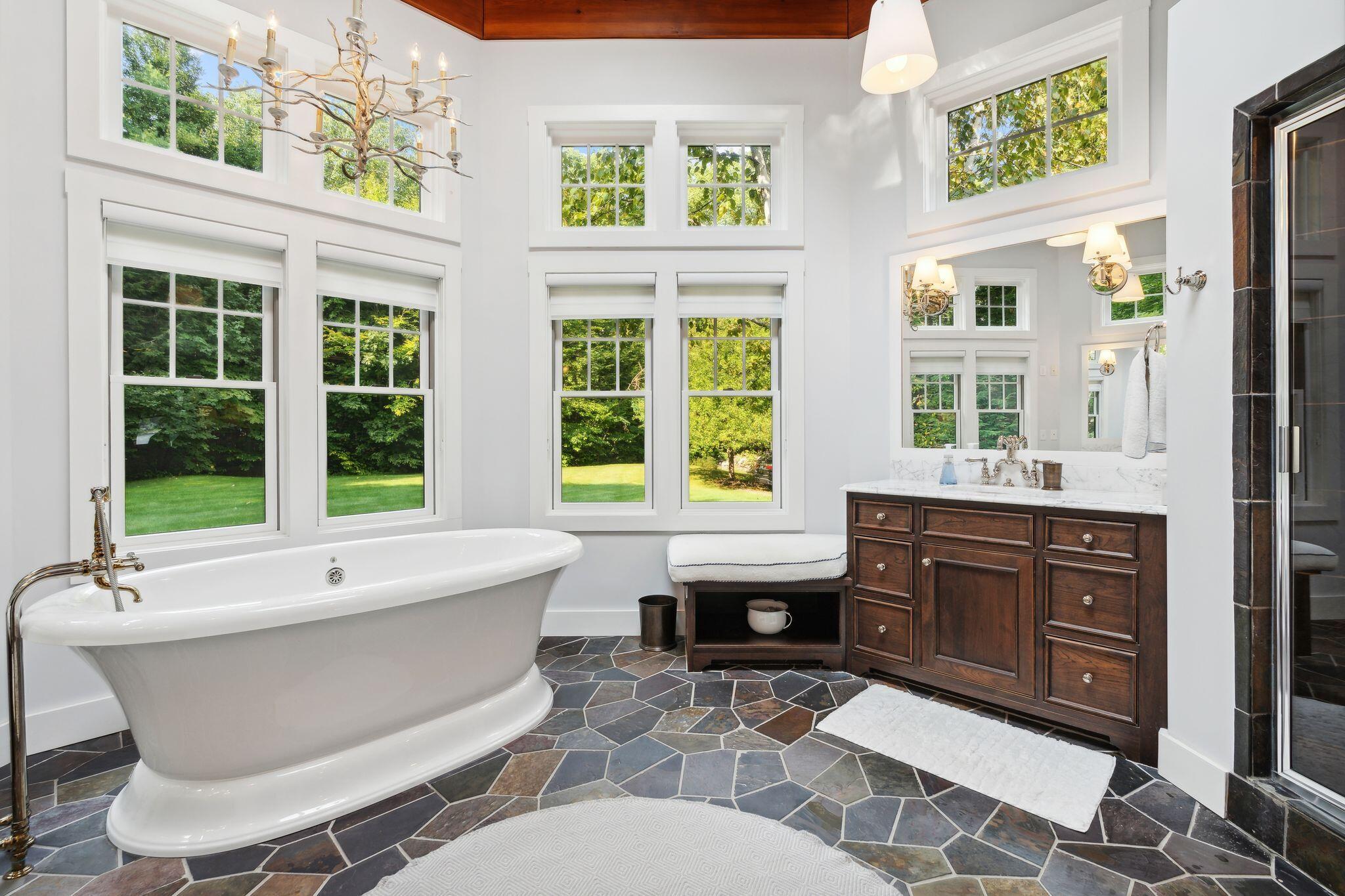 Naples, Maine, 04055, United States, 9 Bedrooms Bedrooms, ,8 BathroomsBathrooms,Residential,Active,1905064