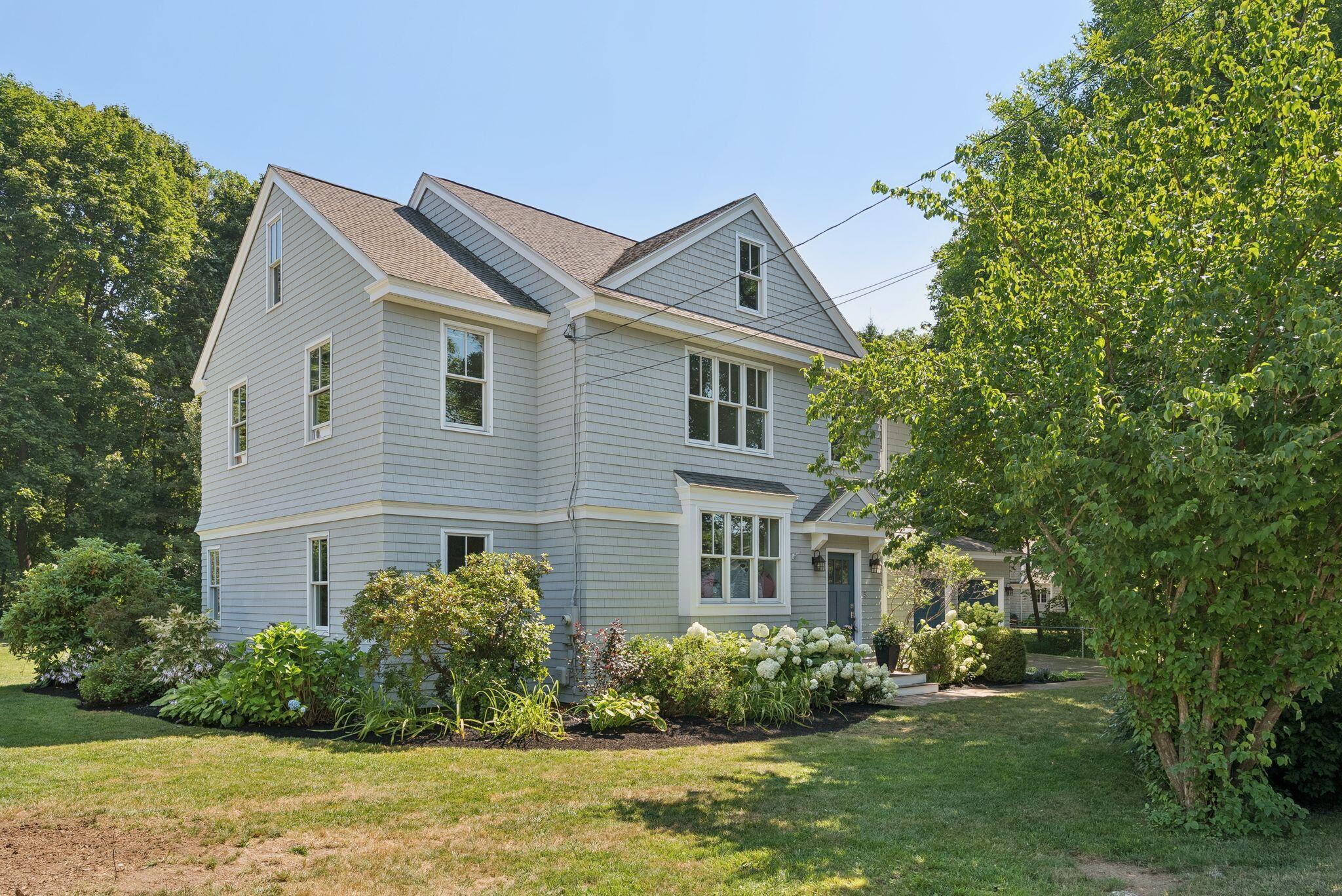 Falmouth, Maine, 04105, United States, 4 Bedrooms Bedrooms, ,3 BathroomsBathrooms,Residential,Pending,1903217