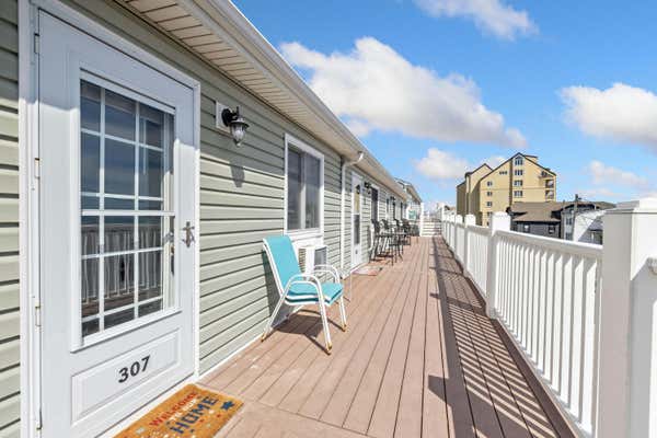 189 E GRAND AVE APT 307, OLD ORCHARD BEACH, ME 04064 - Image 1