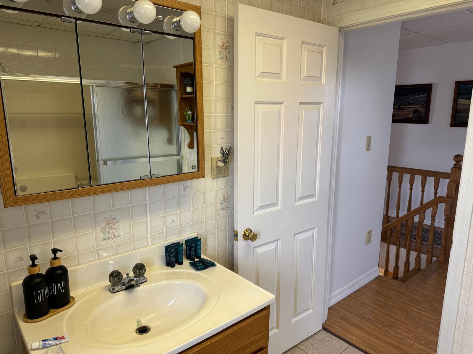 New Canada, Maine, 04743, United States, 6 Bedrooms Bedrooms, ,2 BathroomsBathrooms,Residential,Active,1702003