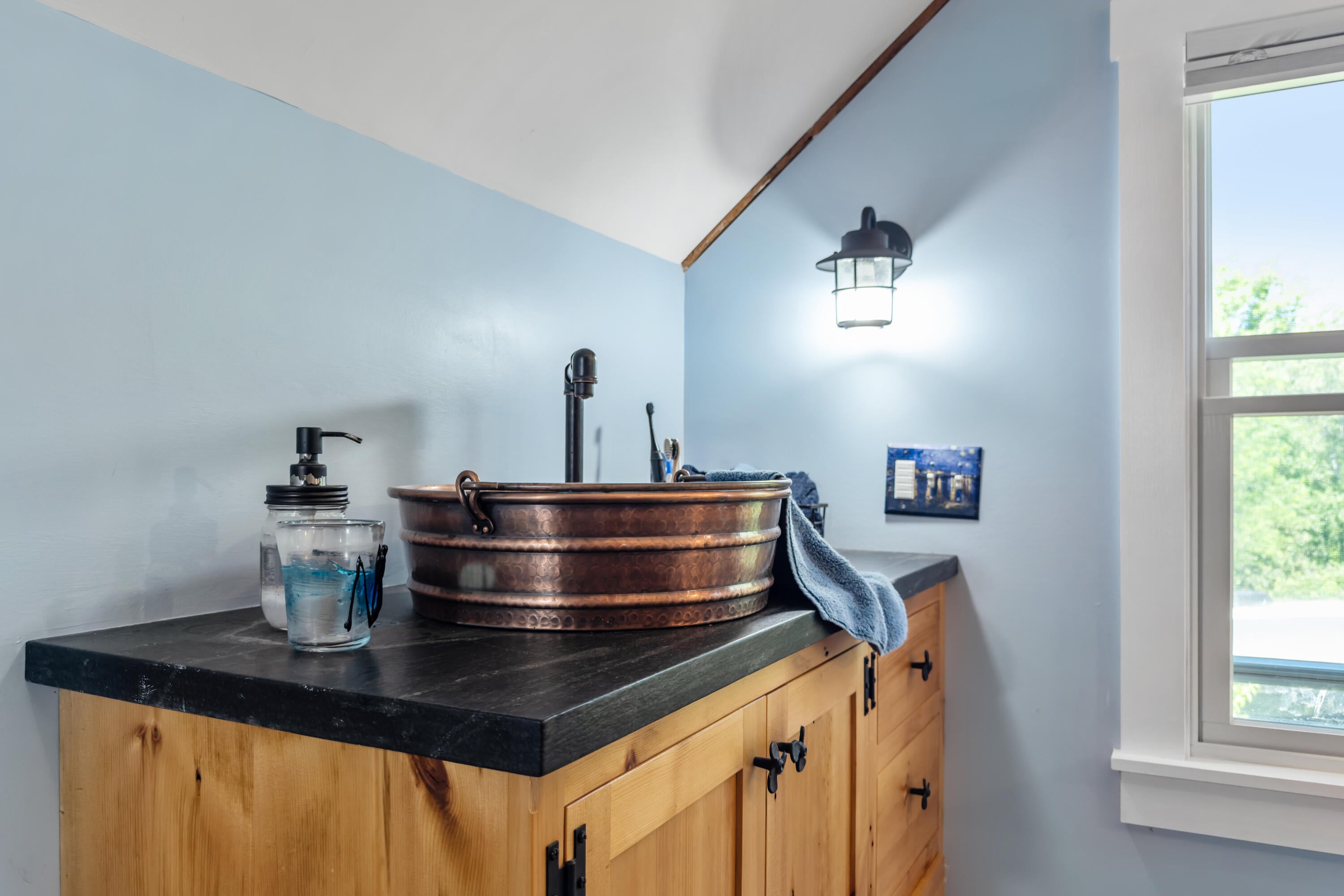 Waldoboro, Maine, 04572, United States, 3 Bedrooms Bedrooms, ,2 BathroomsBathrooms,Residential,Active,1905351