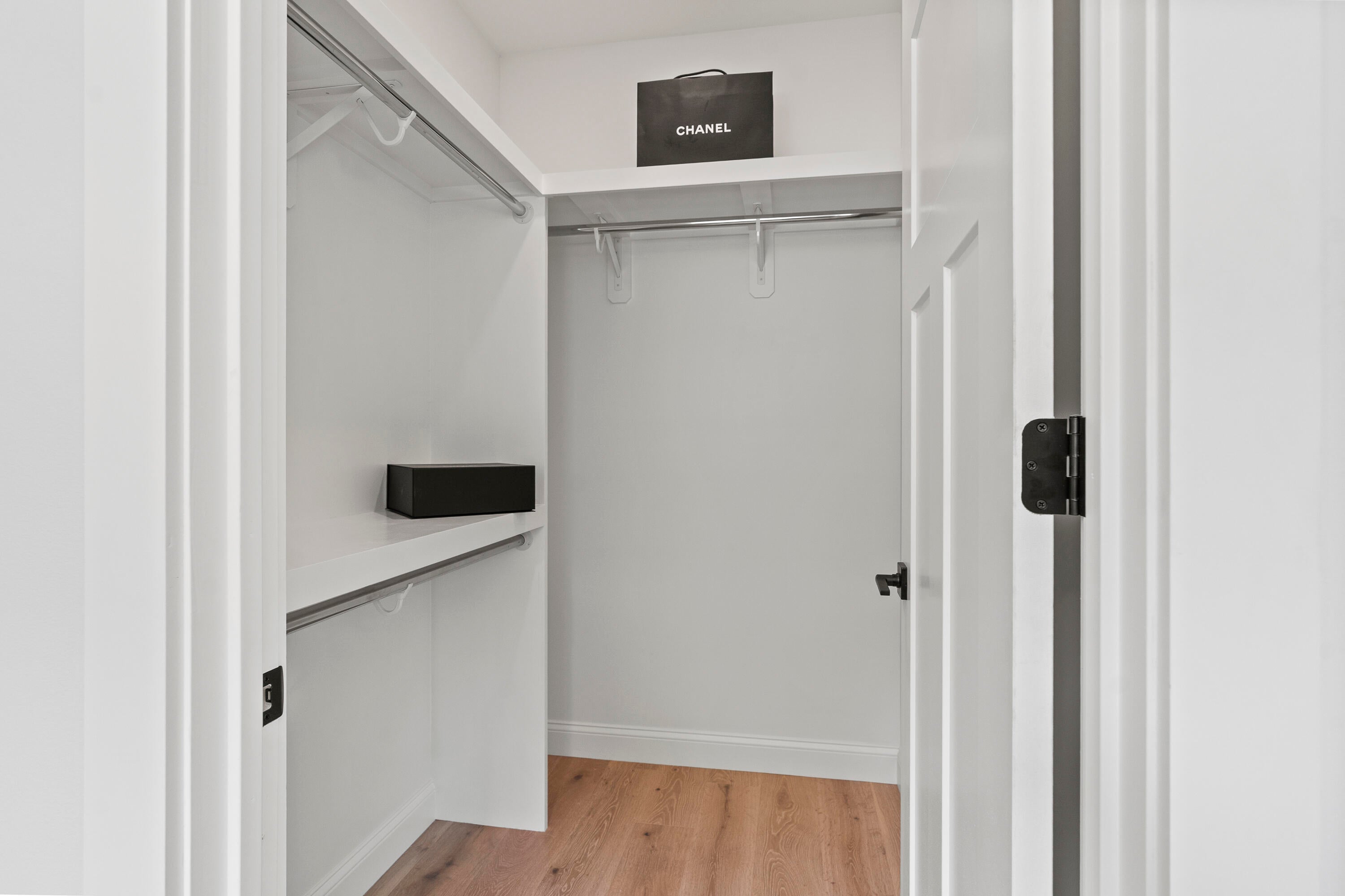 Falmouth, Maine, 04105, United States, 5 Bedrooms Bedrooms, ,6 BathroomsBathrooms,Residential,Active,2028555